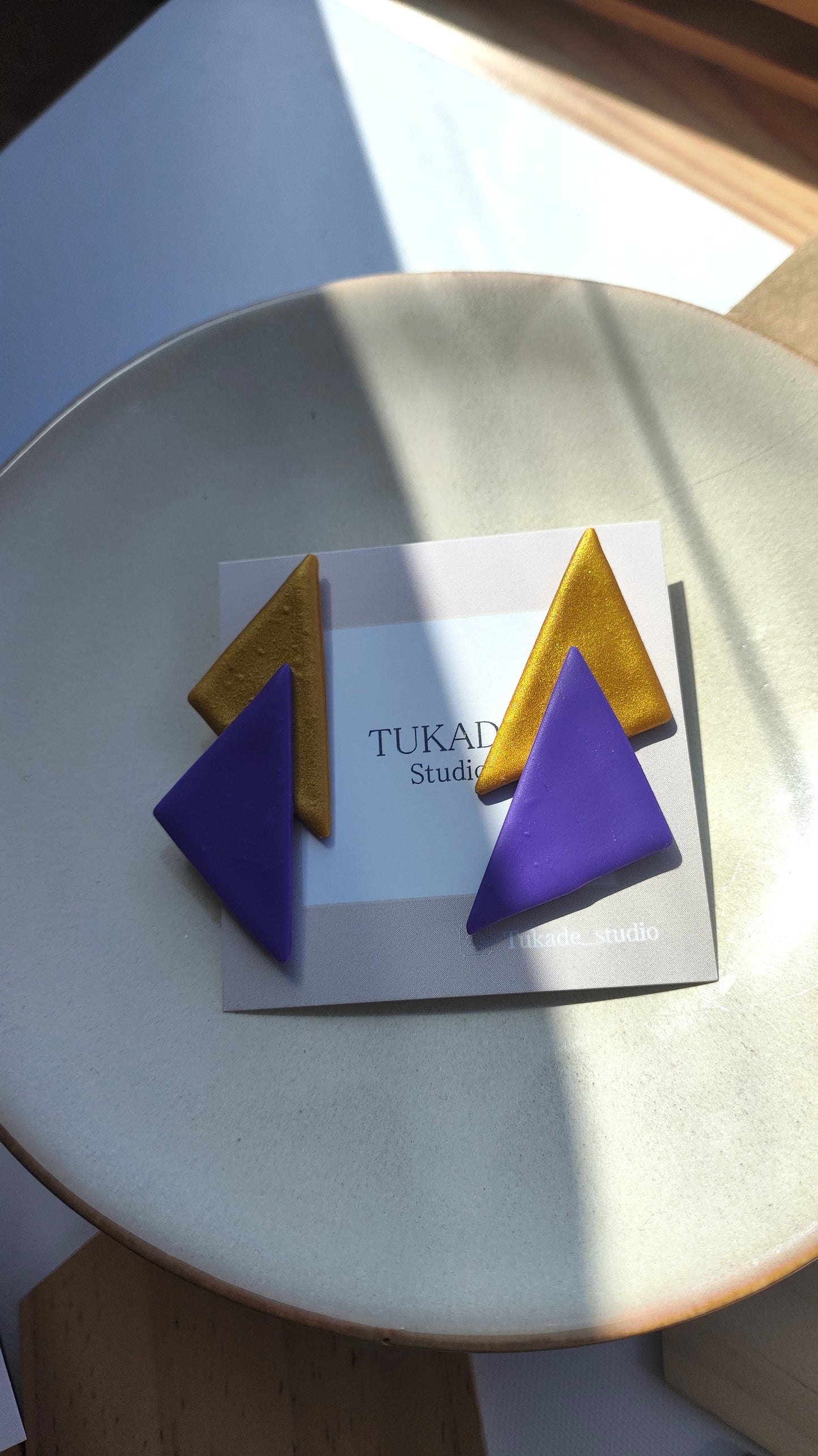 IVETTE morado y ocre-dorado