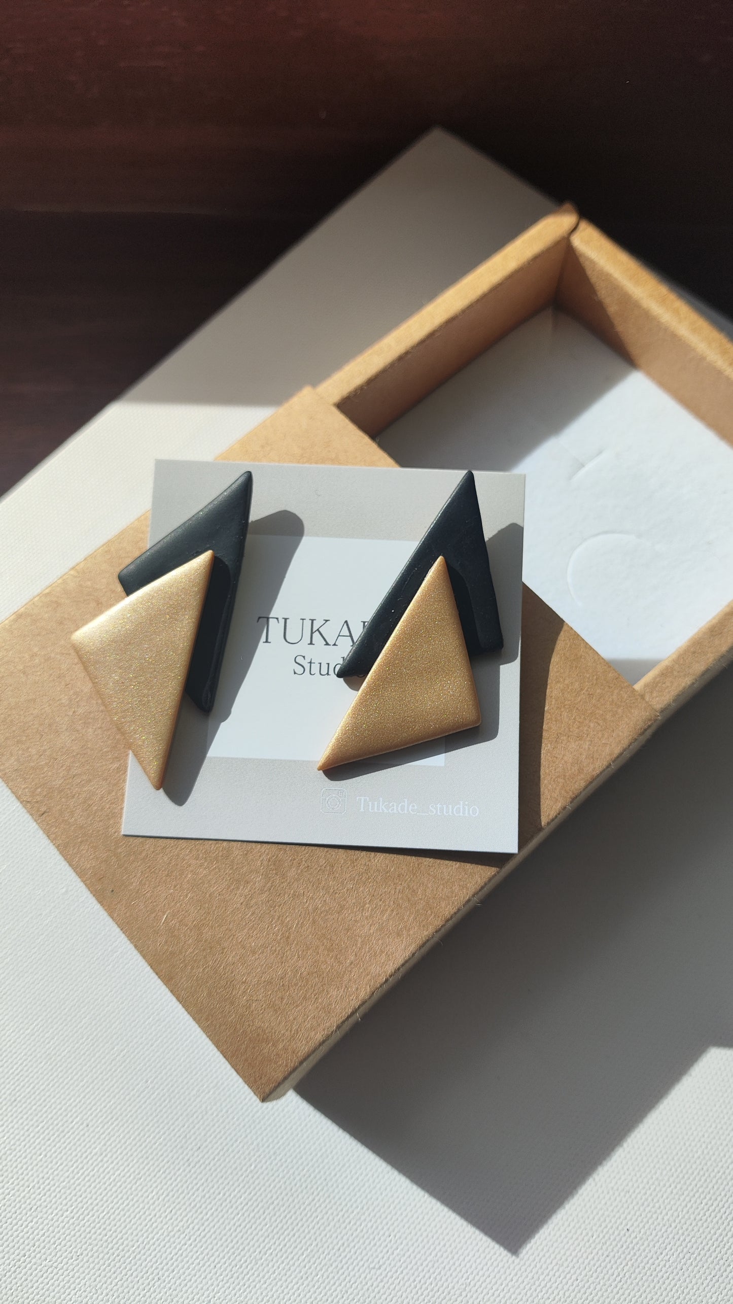 IVETTE dorado y negro