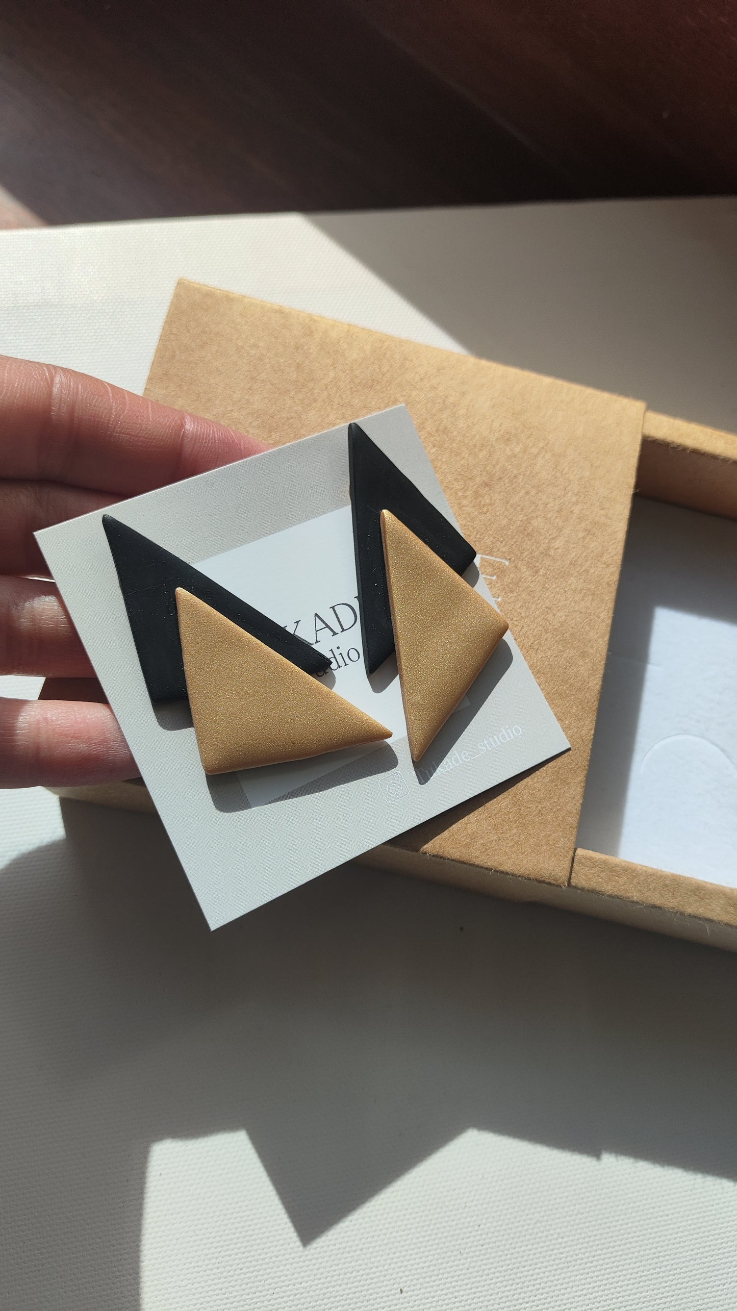 IVETTE dorado y negro