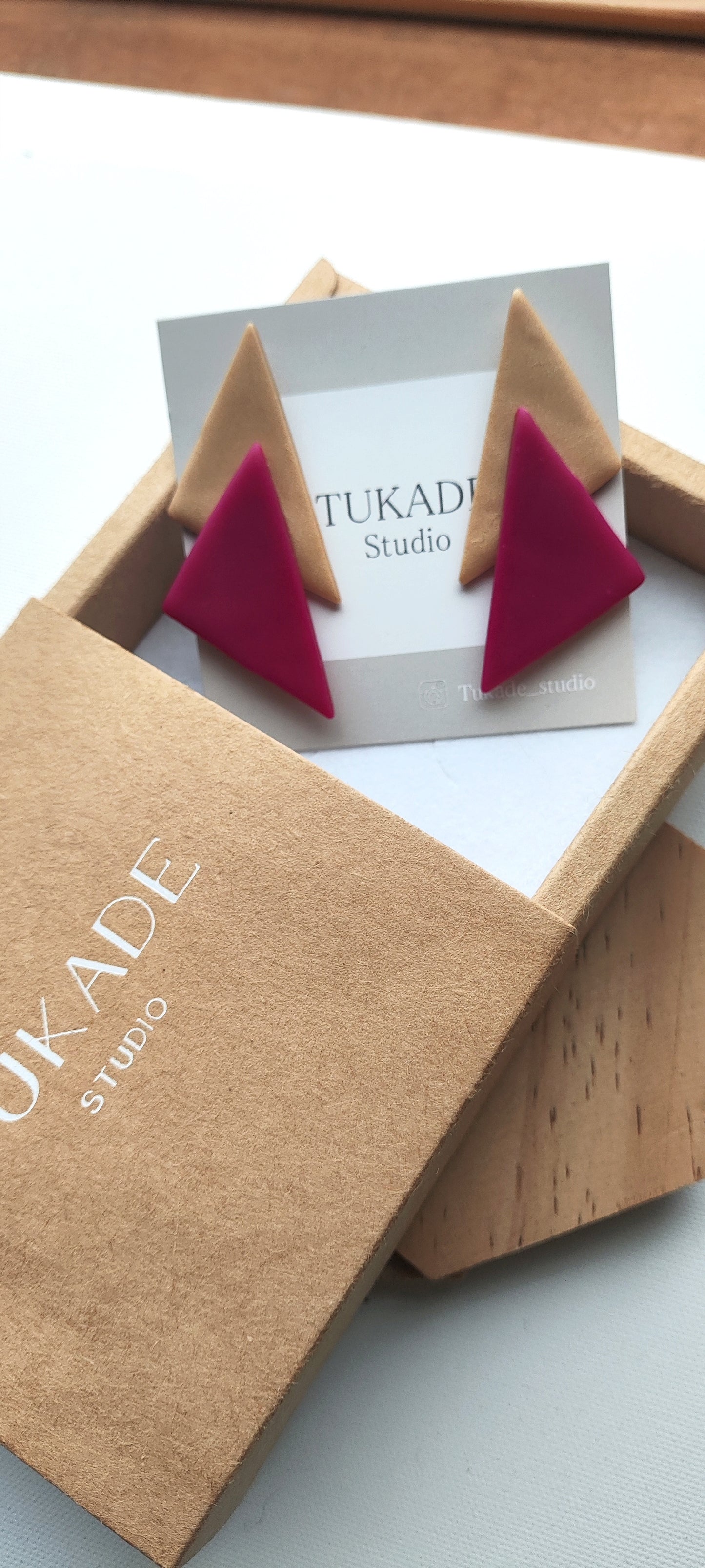 IVETTE dorado y buganvilla