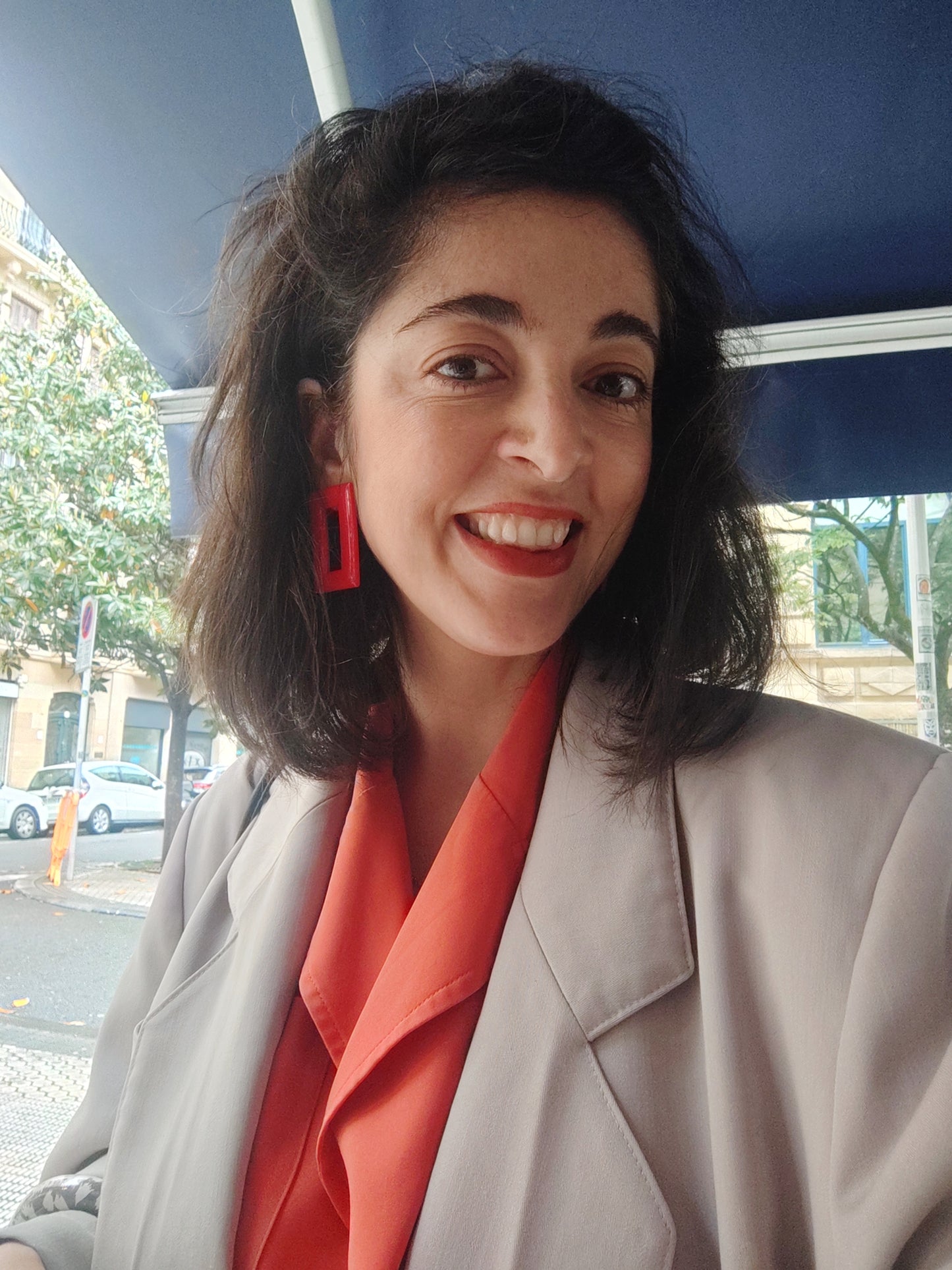 MAGDA rojo profundo