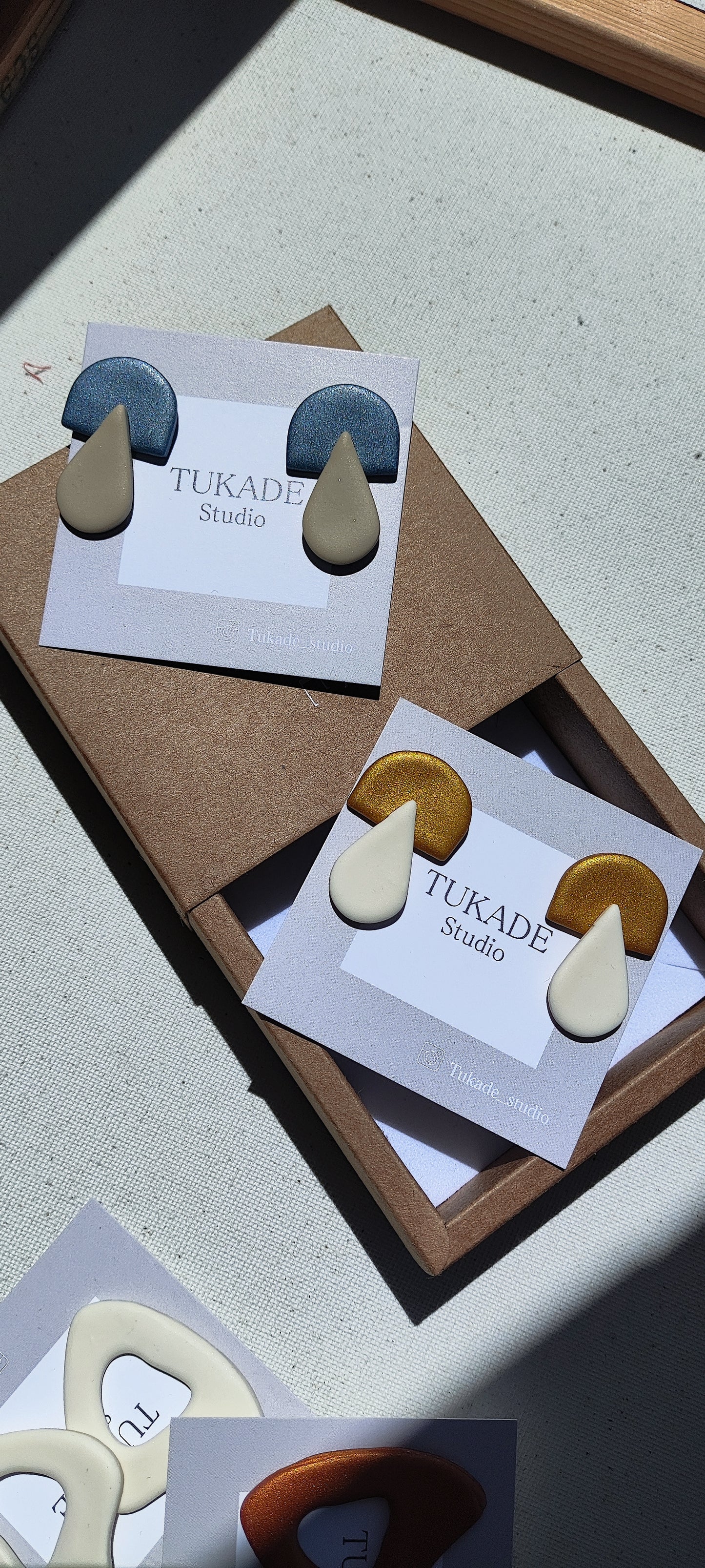 BRUNA beige y gris azulado o ocre y crudo