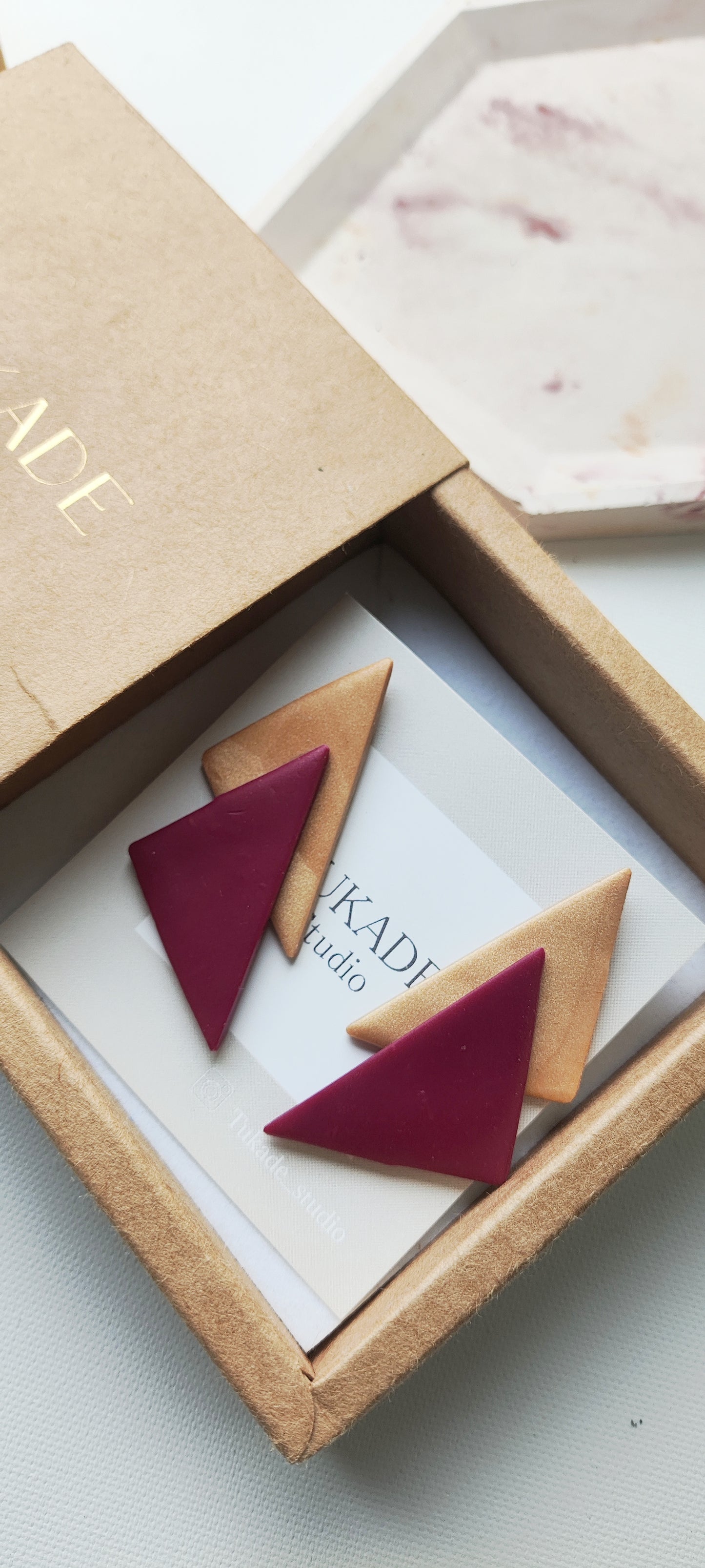 IVETTE dorado y buganvilla