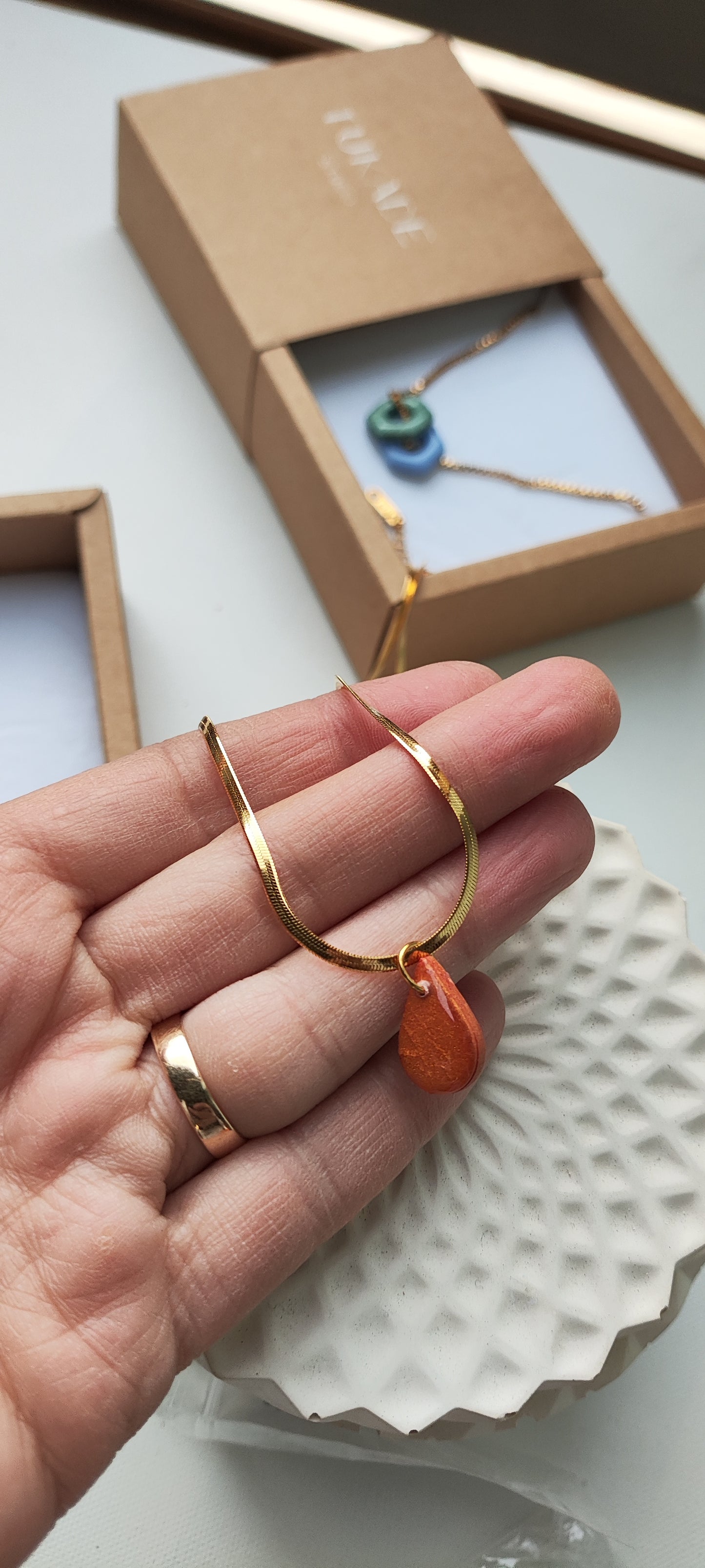 Collar gargantilla CUCA lágrima cadena plana