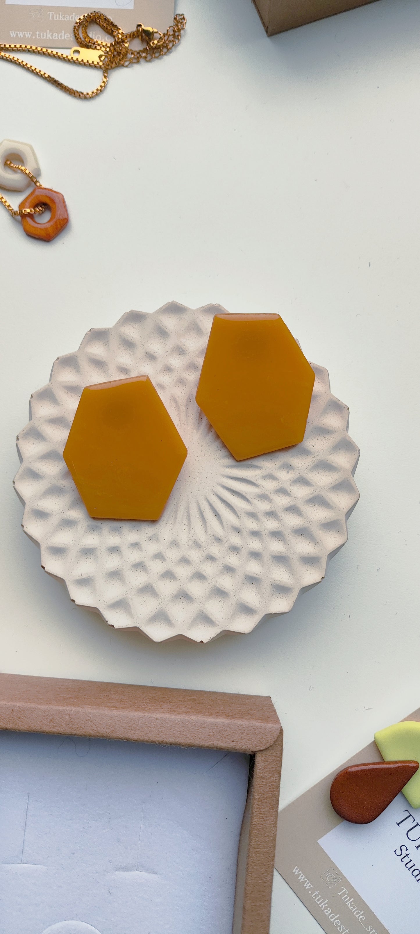 ONNA ambar caramelo acabado brillo