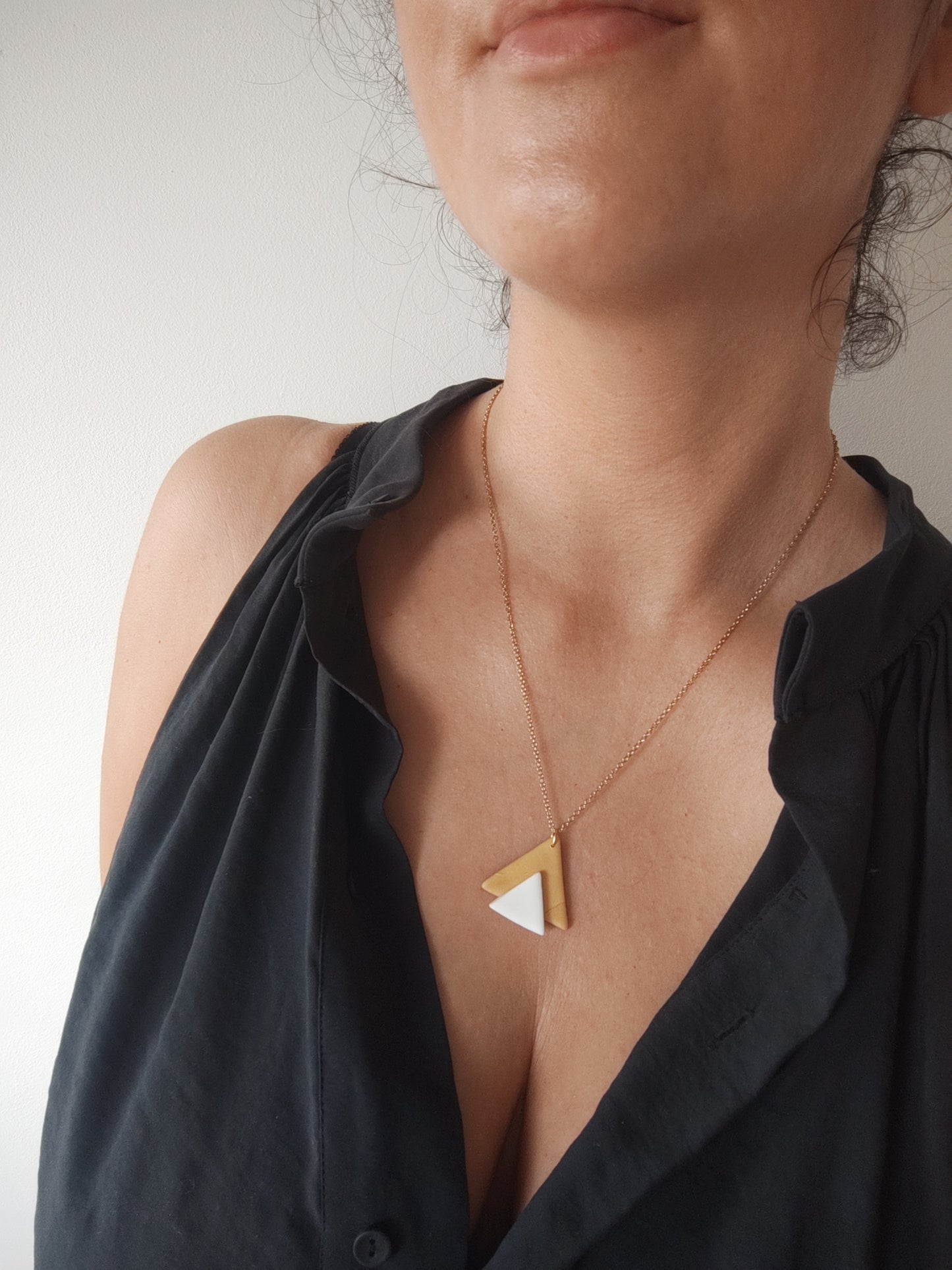 Collar gargantilla UMA ocre