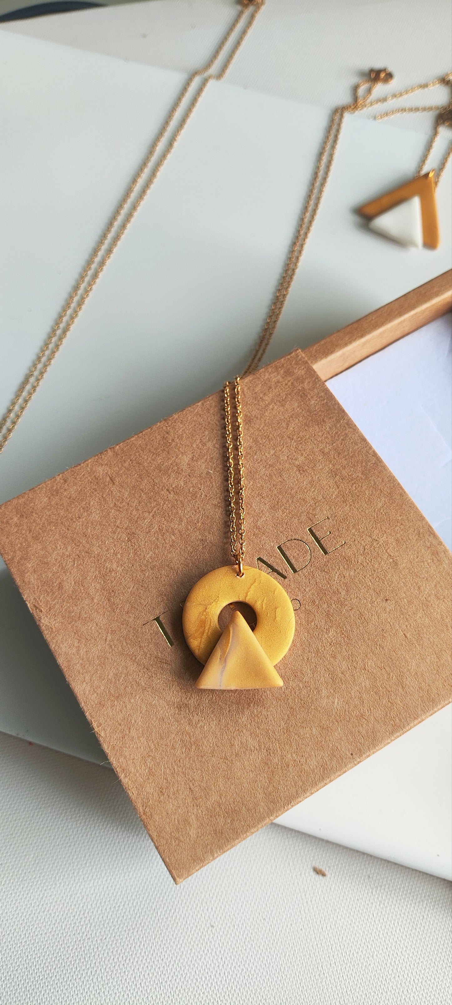 Collar gargantilla AGNES ocre