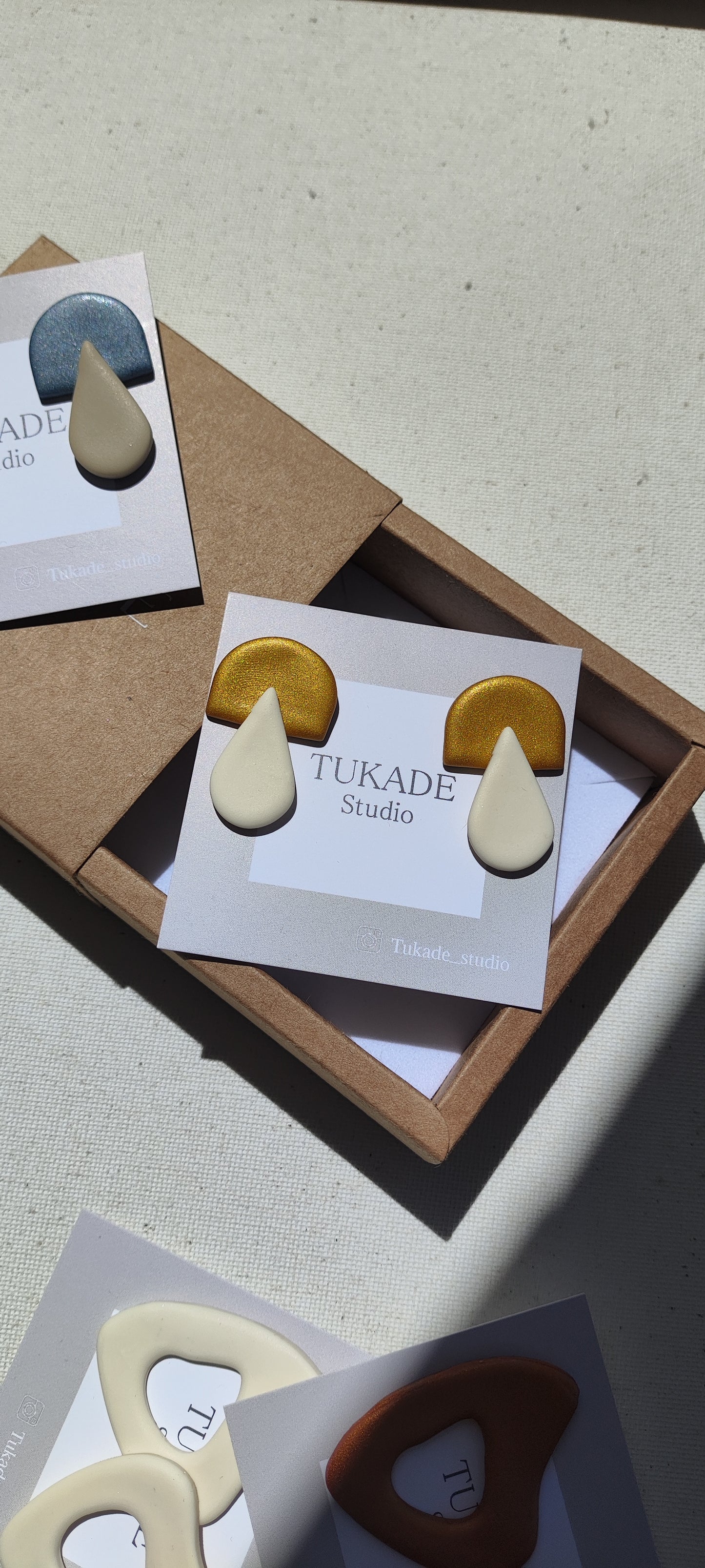 BRUNA beige y gris azulado o ocre y crudo