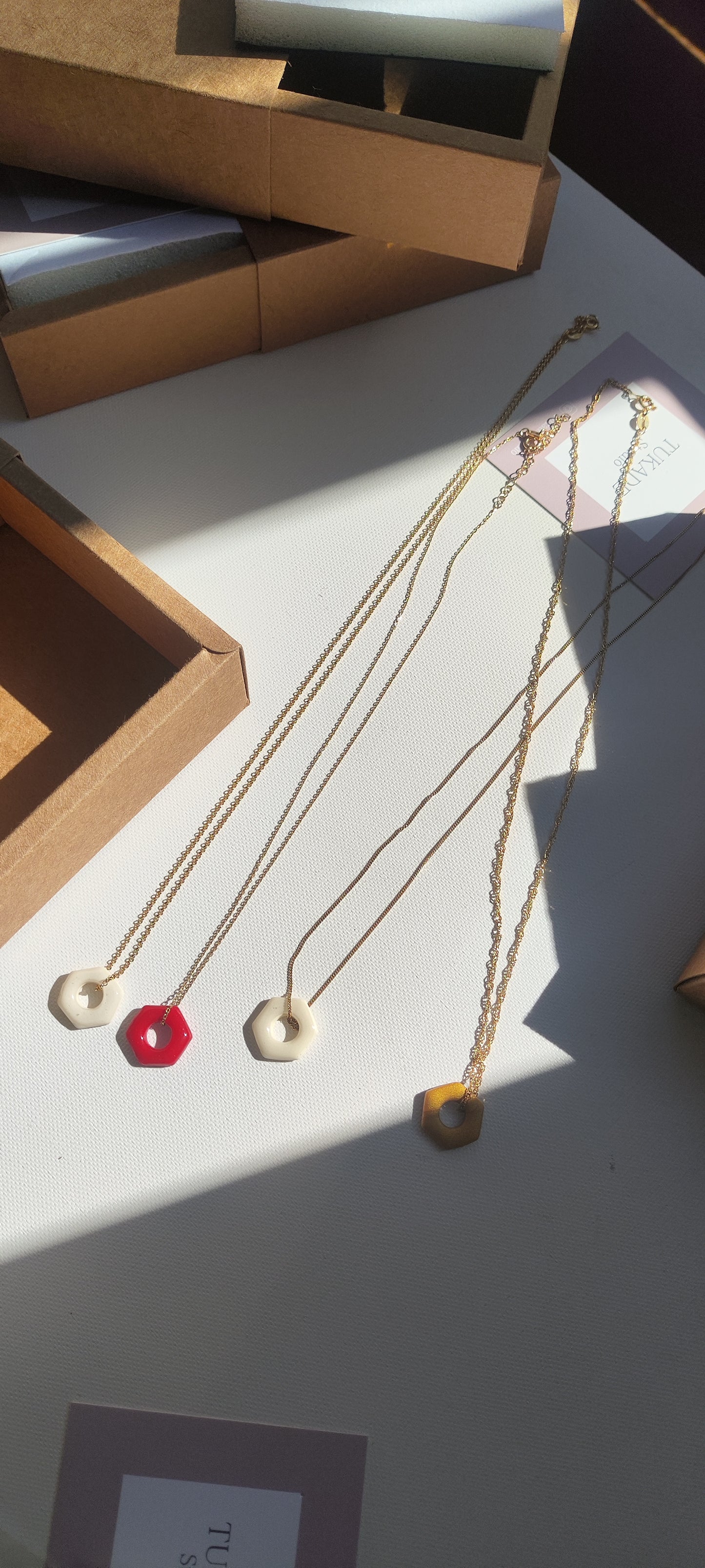 Collar gargantilla GILDA plata con baño de oro: ocre, rojo o crudo