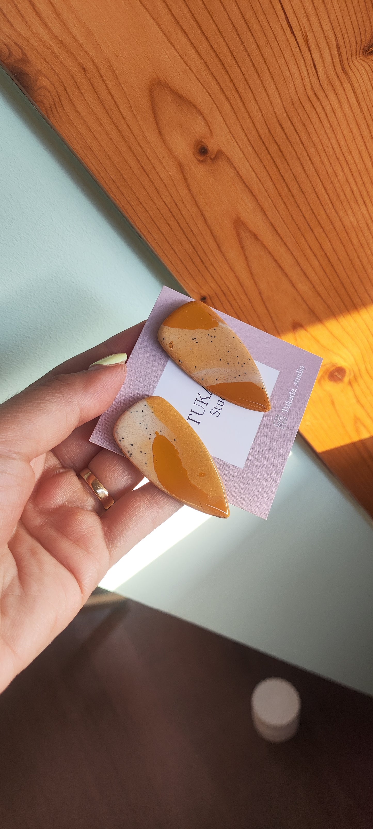 MACA simple, gris jaspeado y ocre degradado
