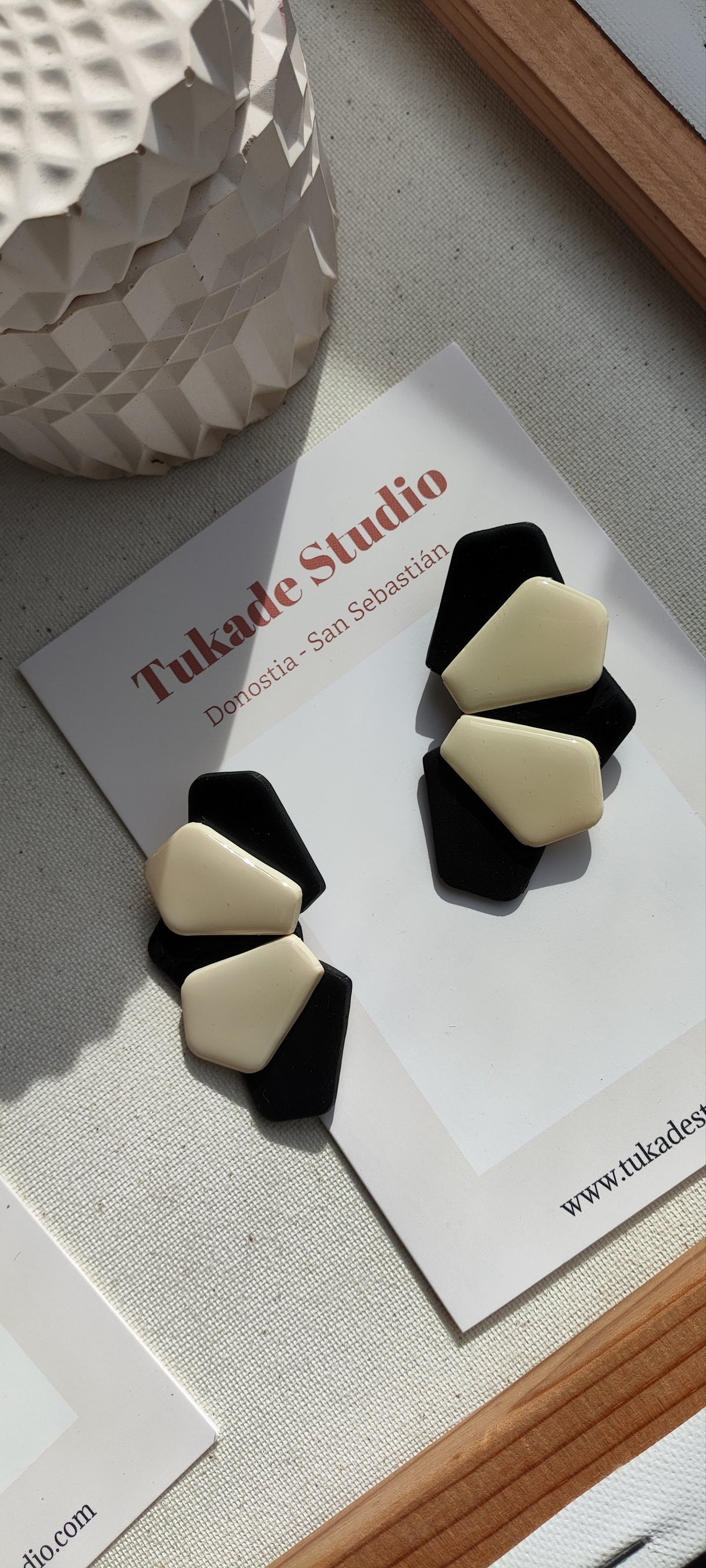 CASIOPEA negro y crudo