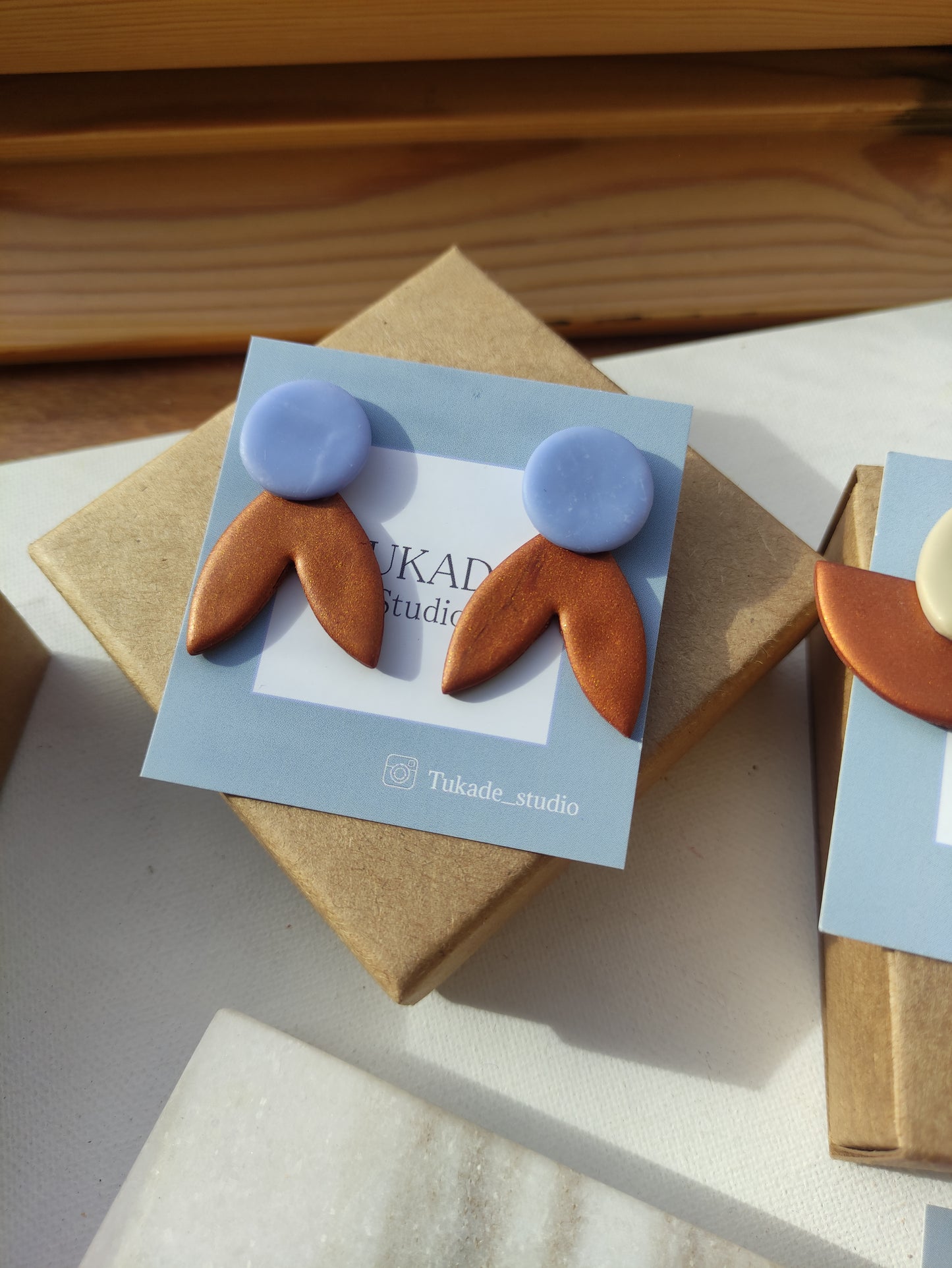 LUPE chocolate y azul