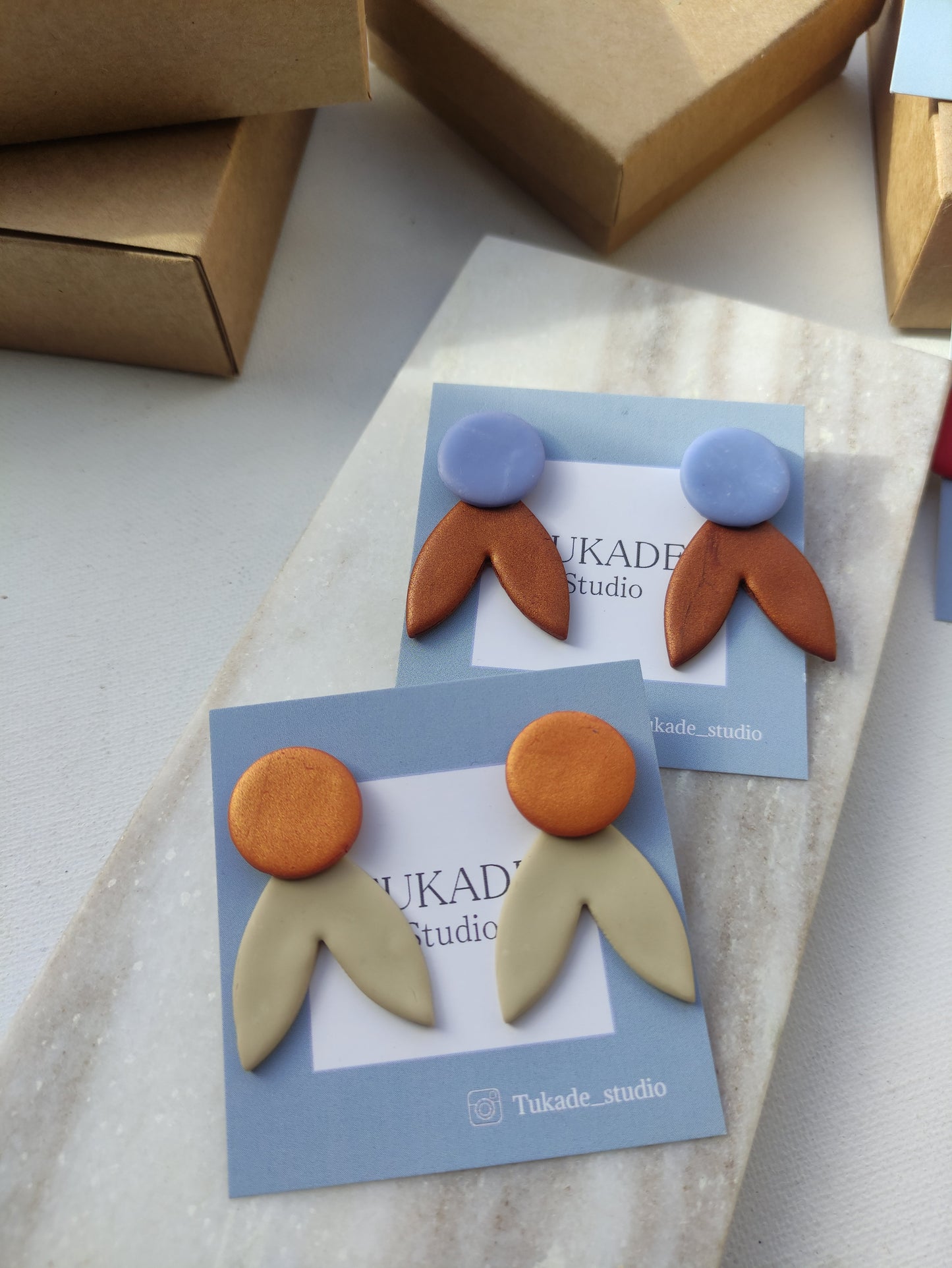 LUPE chocolate y azul