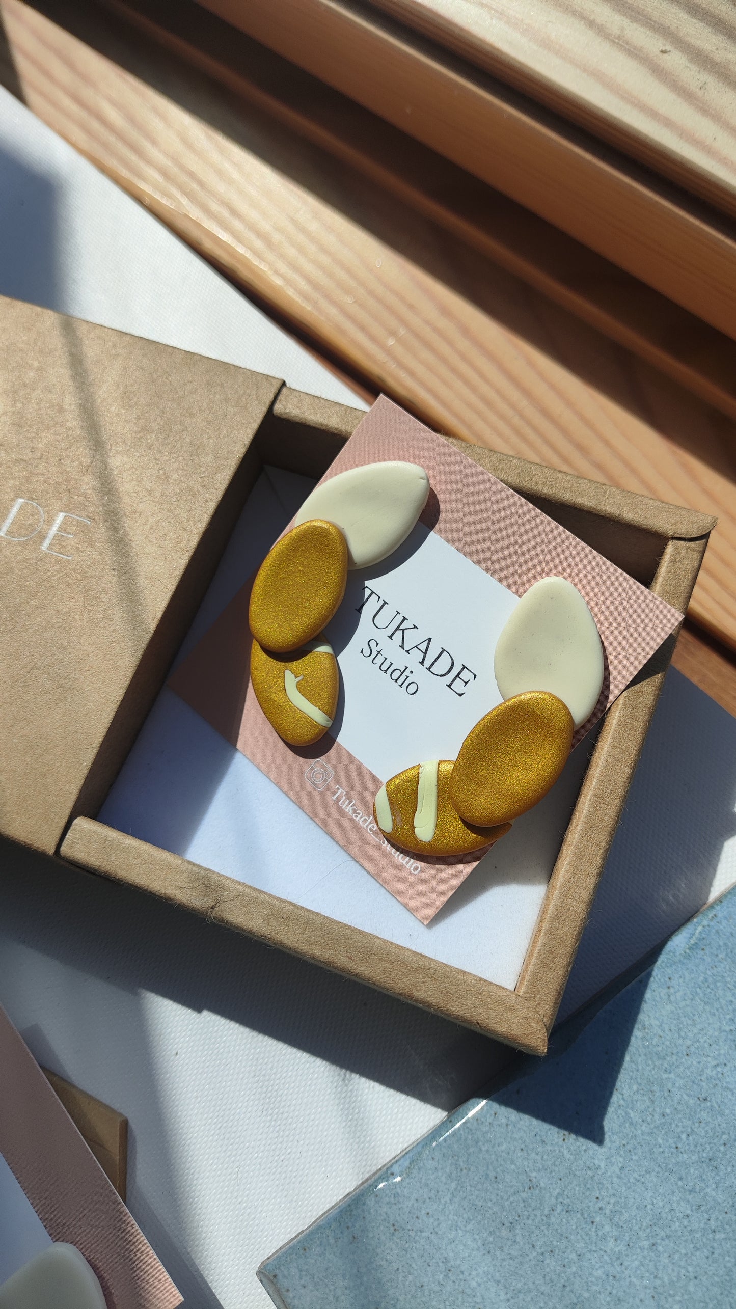 GREGORI ocre dorado y crudo
