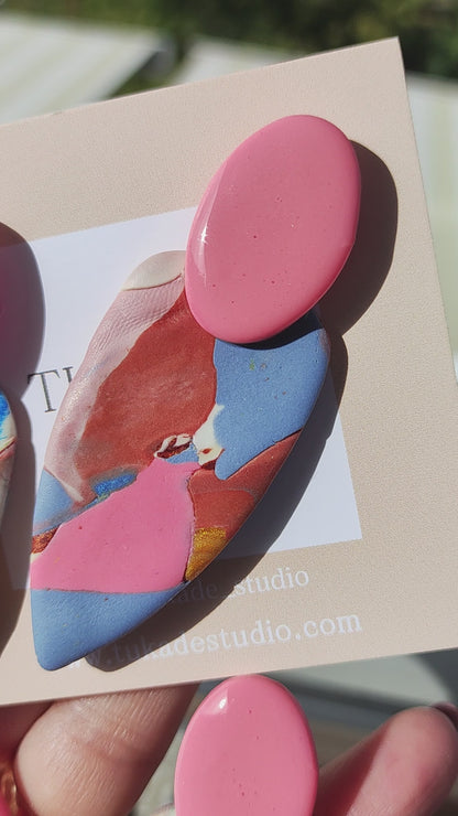 MACA azul, rosa, terracota, ocre