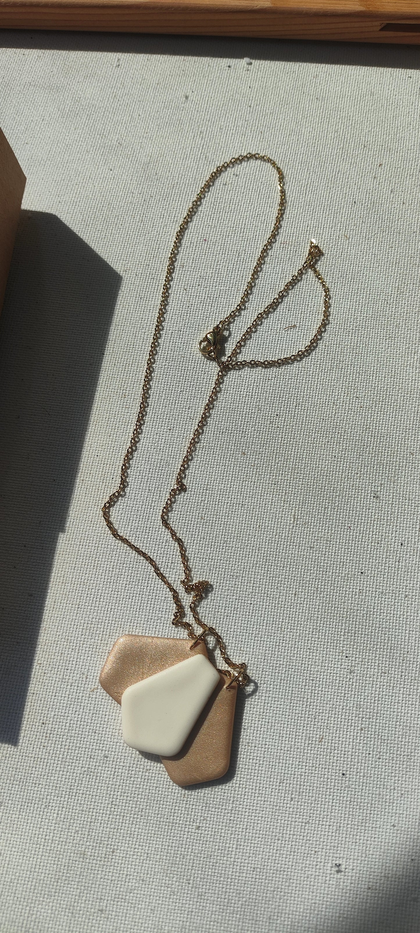 Collar largo MATILDA champán y crudo