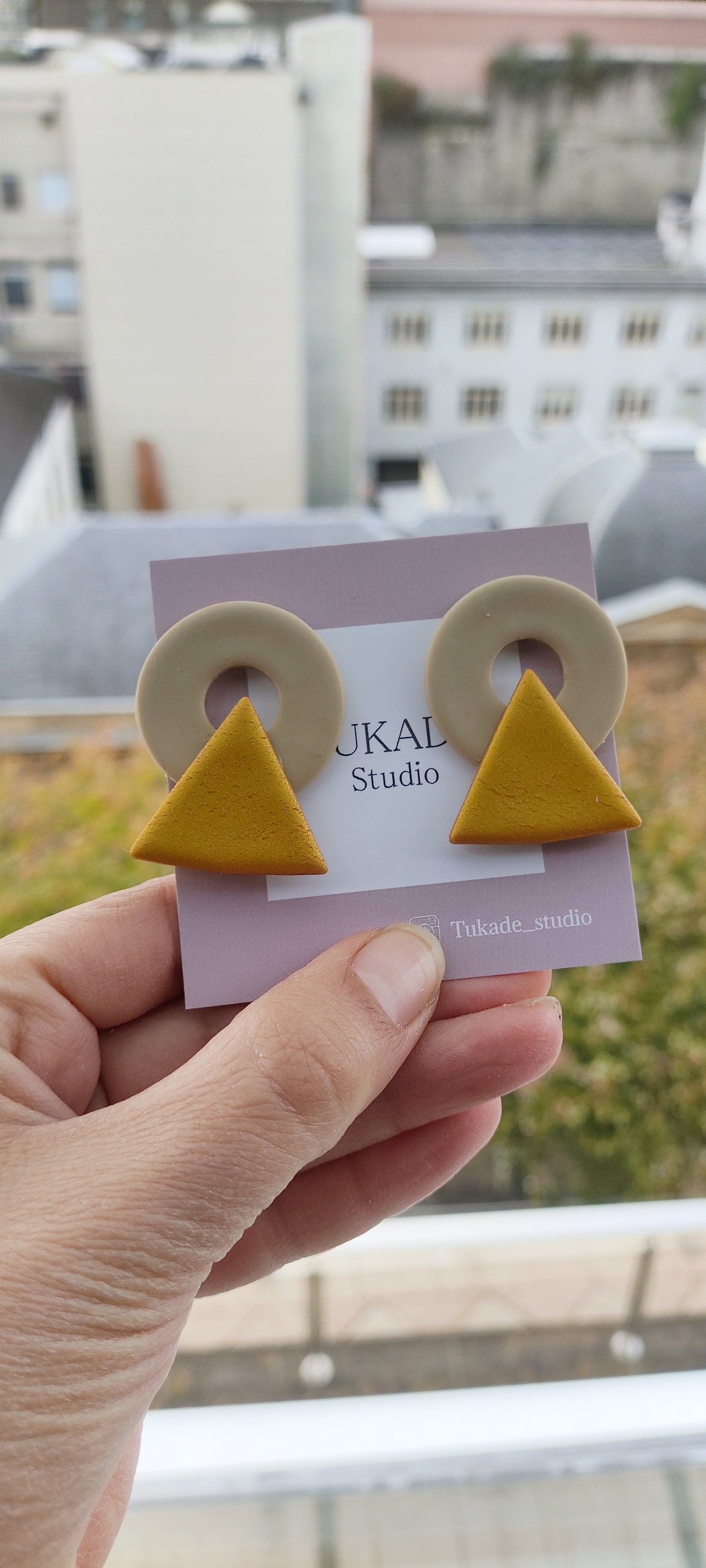 AGNES regular beige y ocre dorado