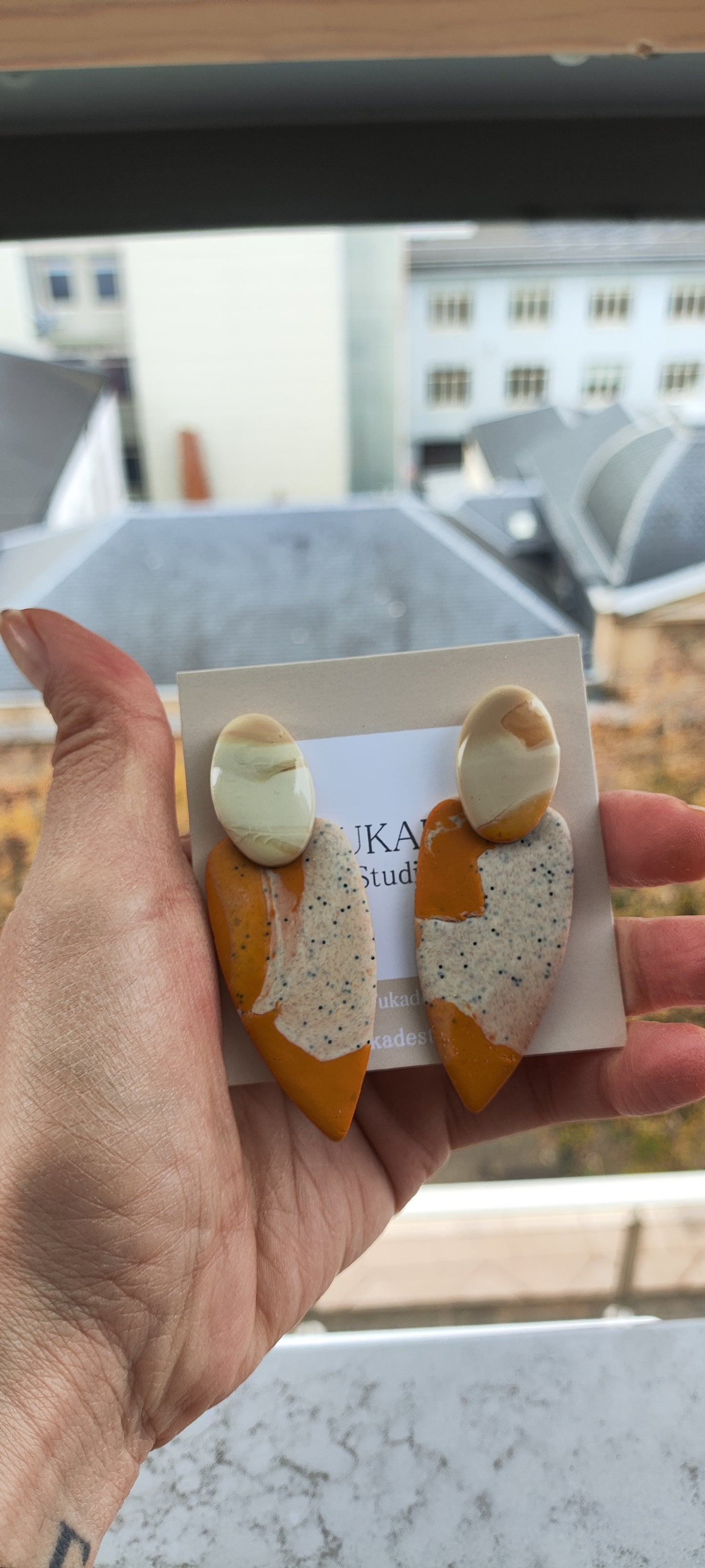 MACA gris jaspeado y ocre degradado