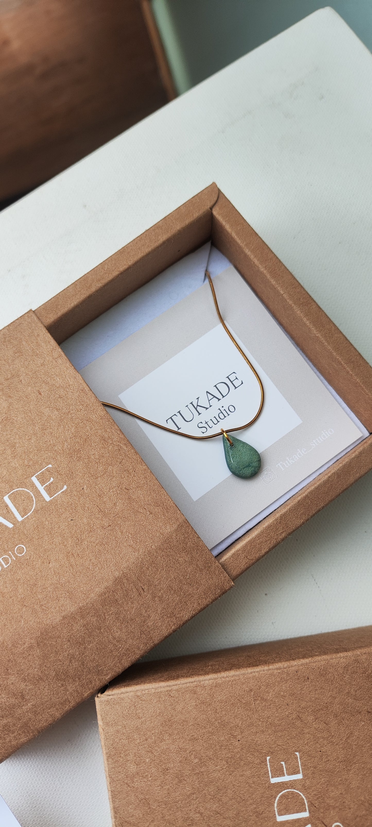 Collar gargantilla CUCA lágrima turquesa