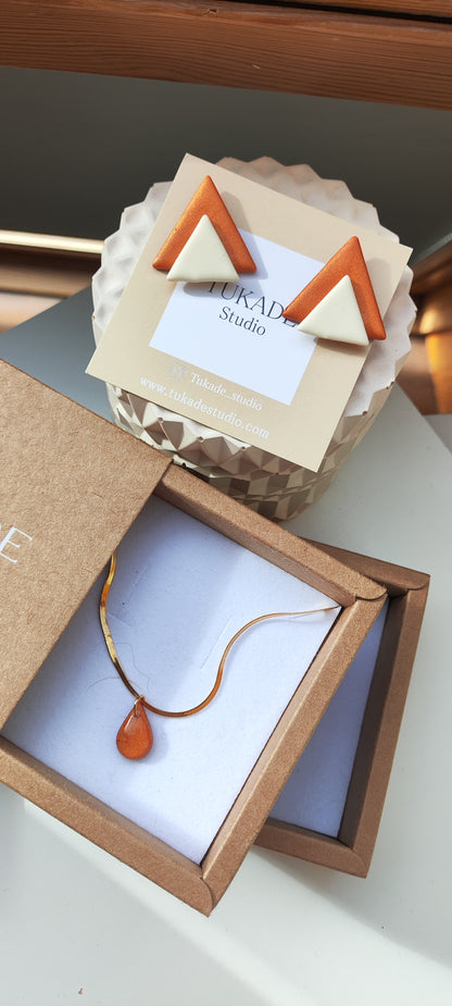 Pack pendientes UMA cobre y collar CUCA cobre