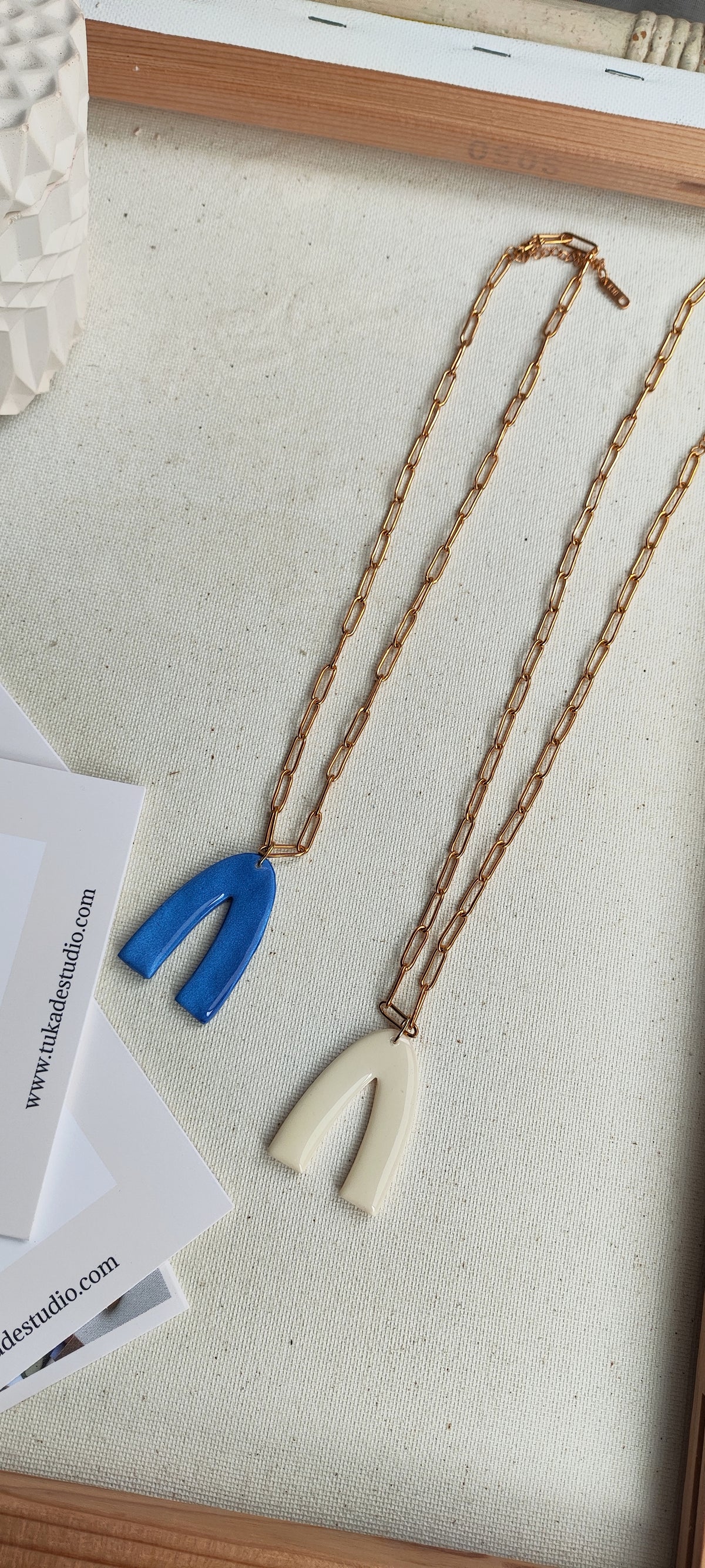 Collar SIMONA crudo y azul