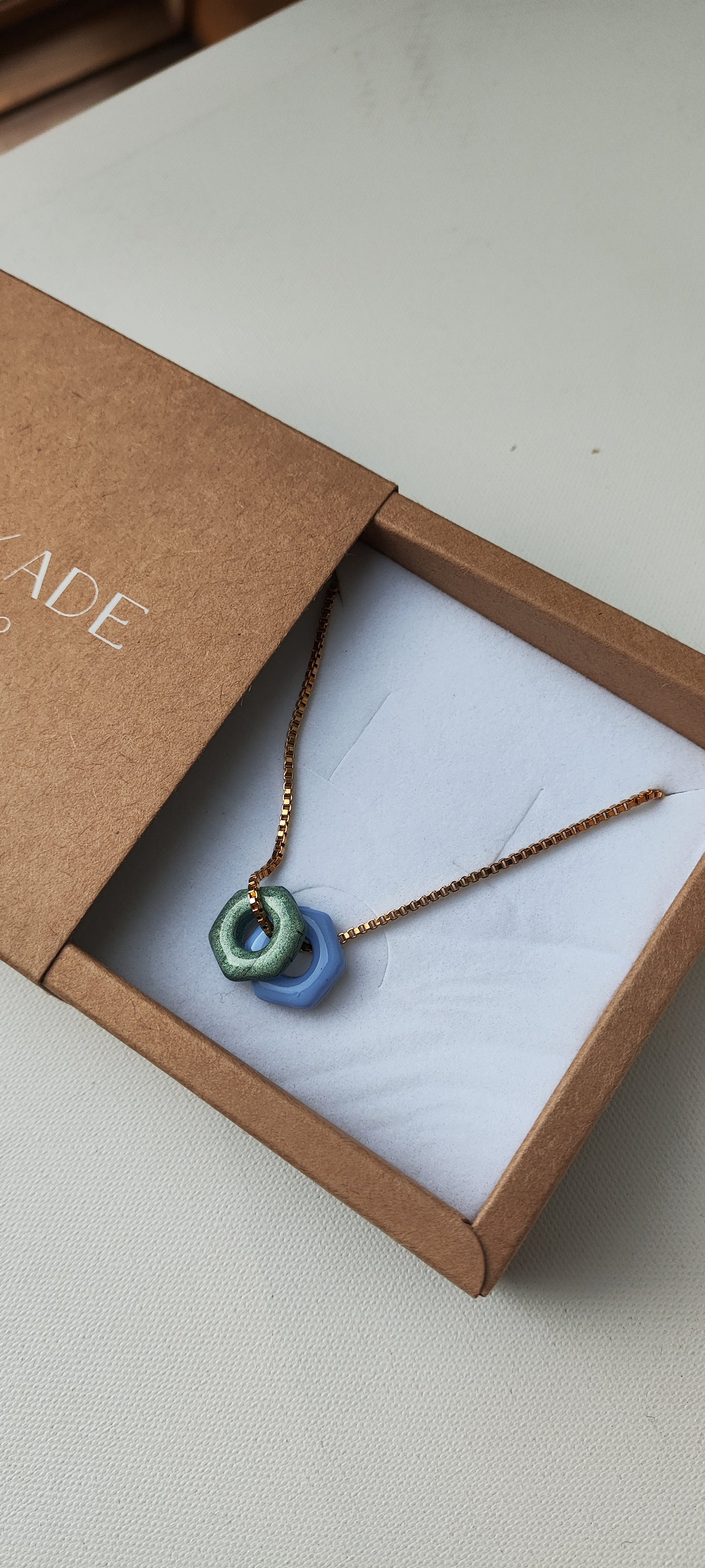 Collar gargantilla GIlda lágrima cadena cuadrada