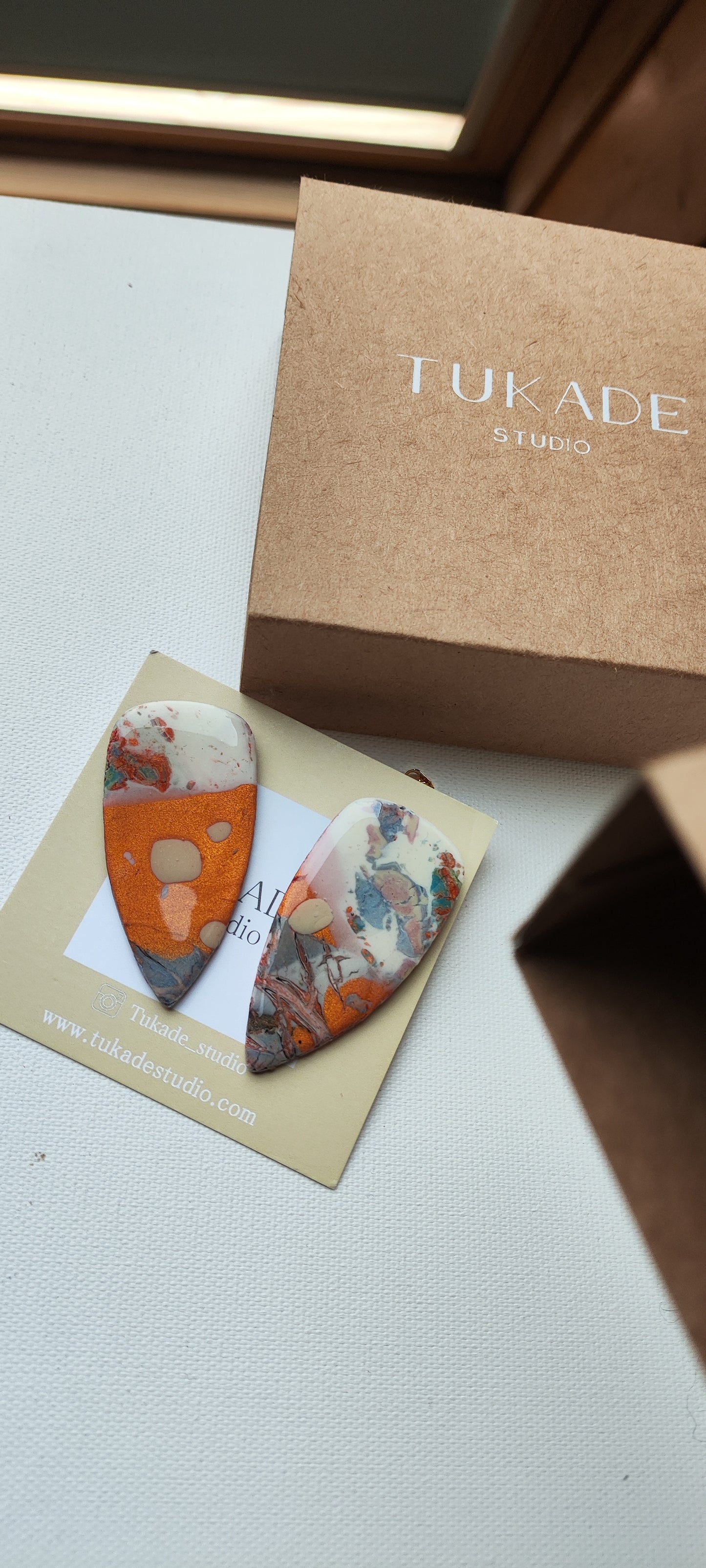 MACA simple cobre, crudo, azul, beige degradado.