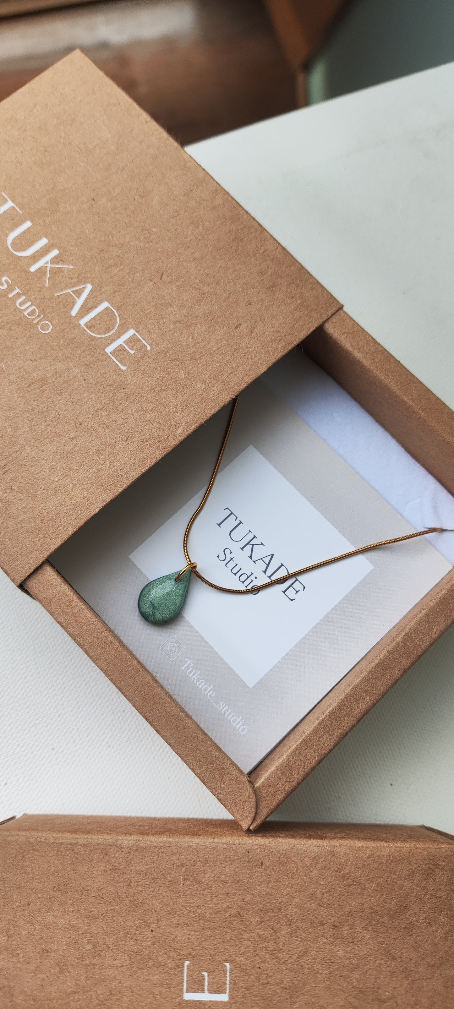 Collar gargantilla CUCA lágrima turquesa