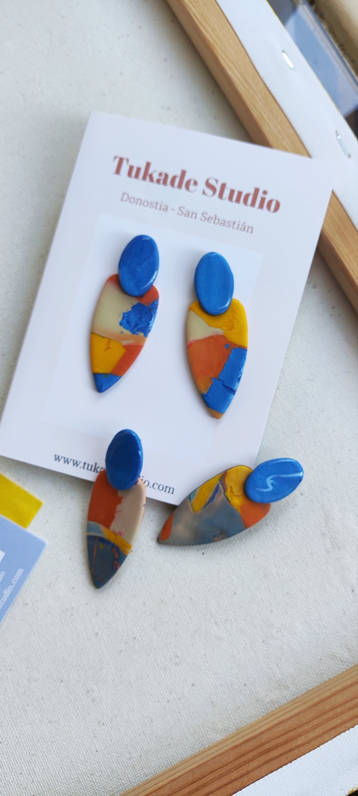 MACA degradado azul, teja, amarillo beige