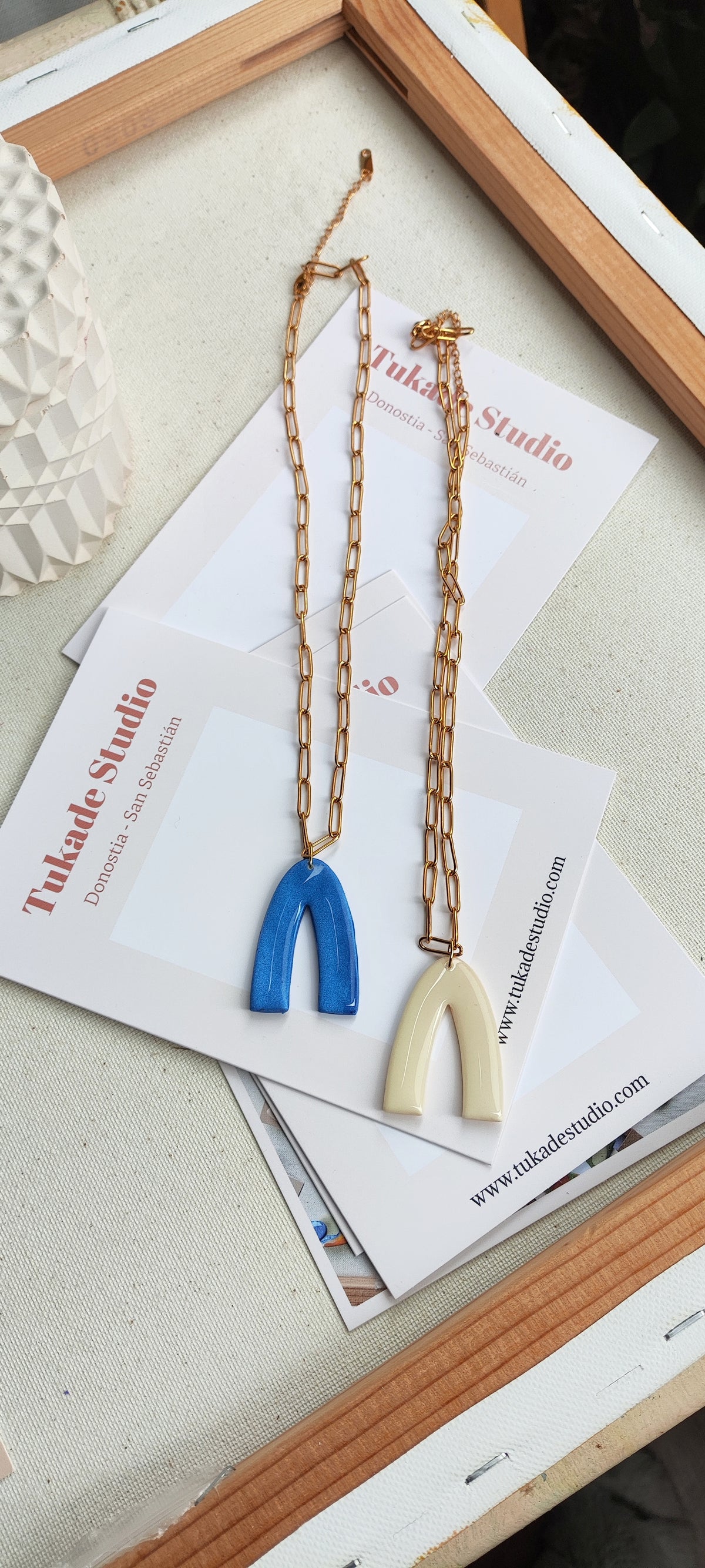Collar SIMONA crudo y azul