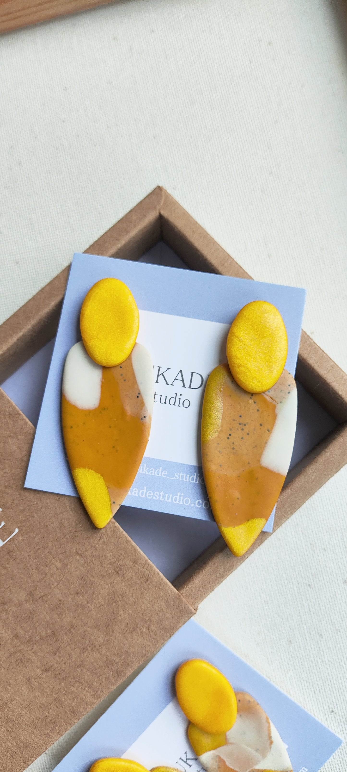 MACA gris jaspeado, amarillo, crudo y ocre degradado