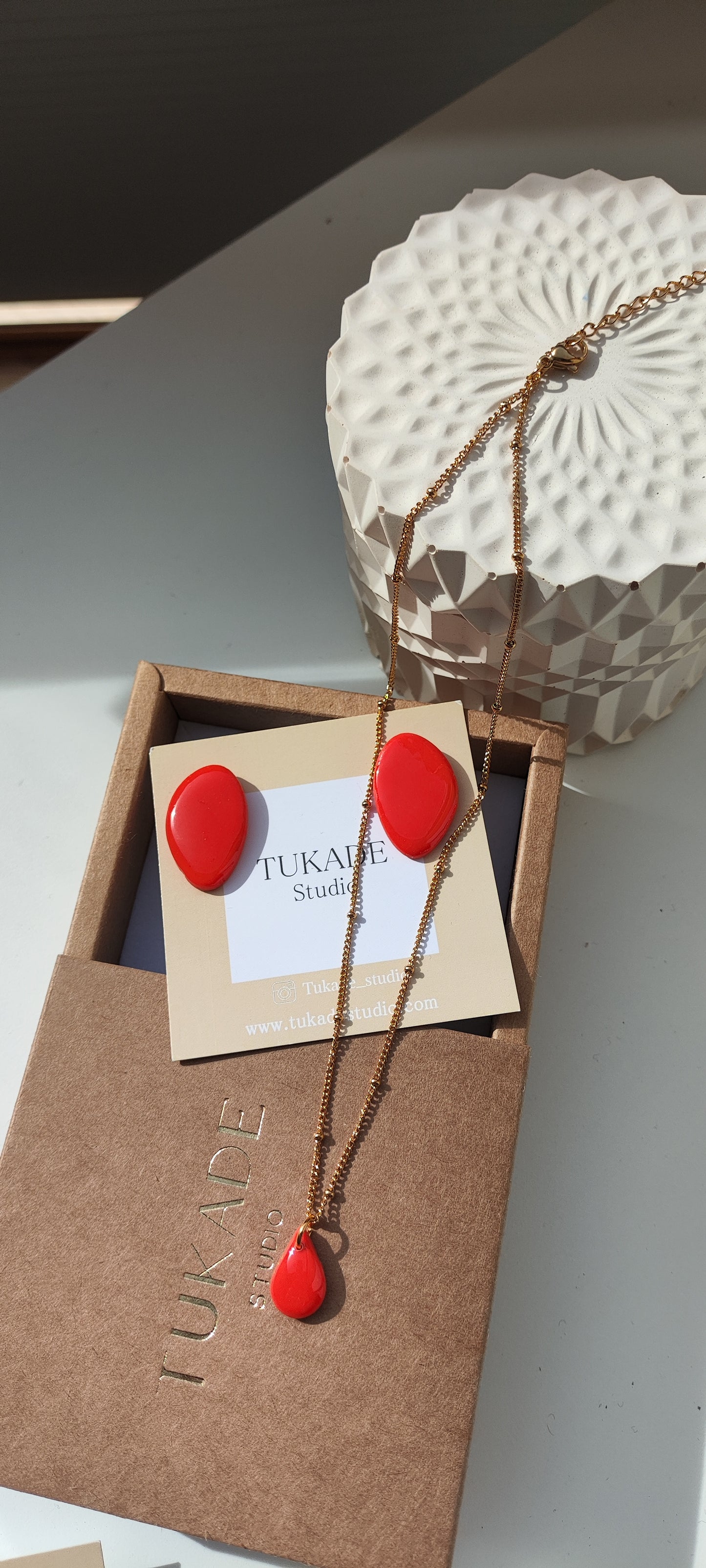 Pack pendientes MARIANA amapola y collar CUCA rojo amapola.