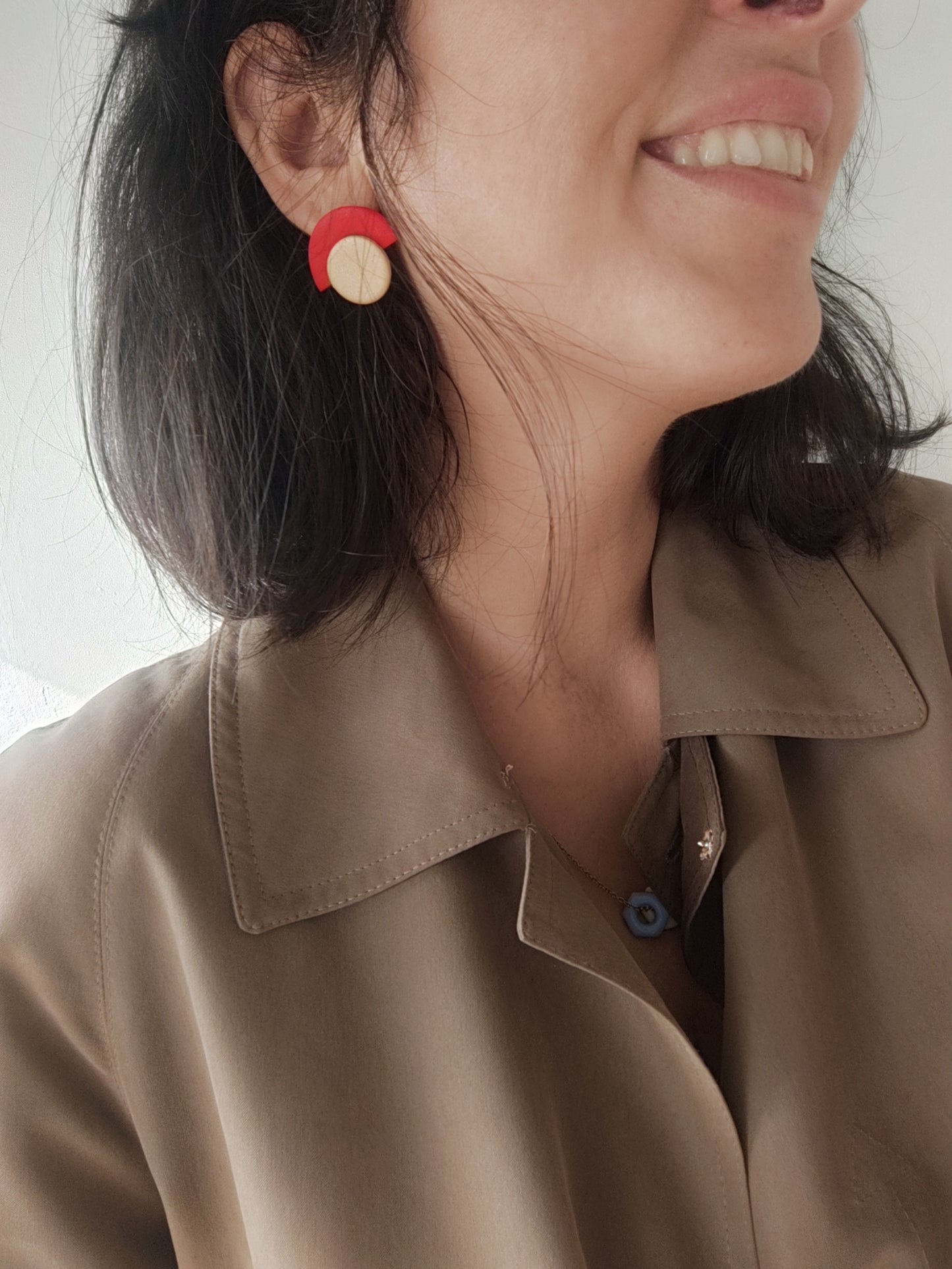 AVE mini rojo beige-dorado.