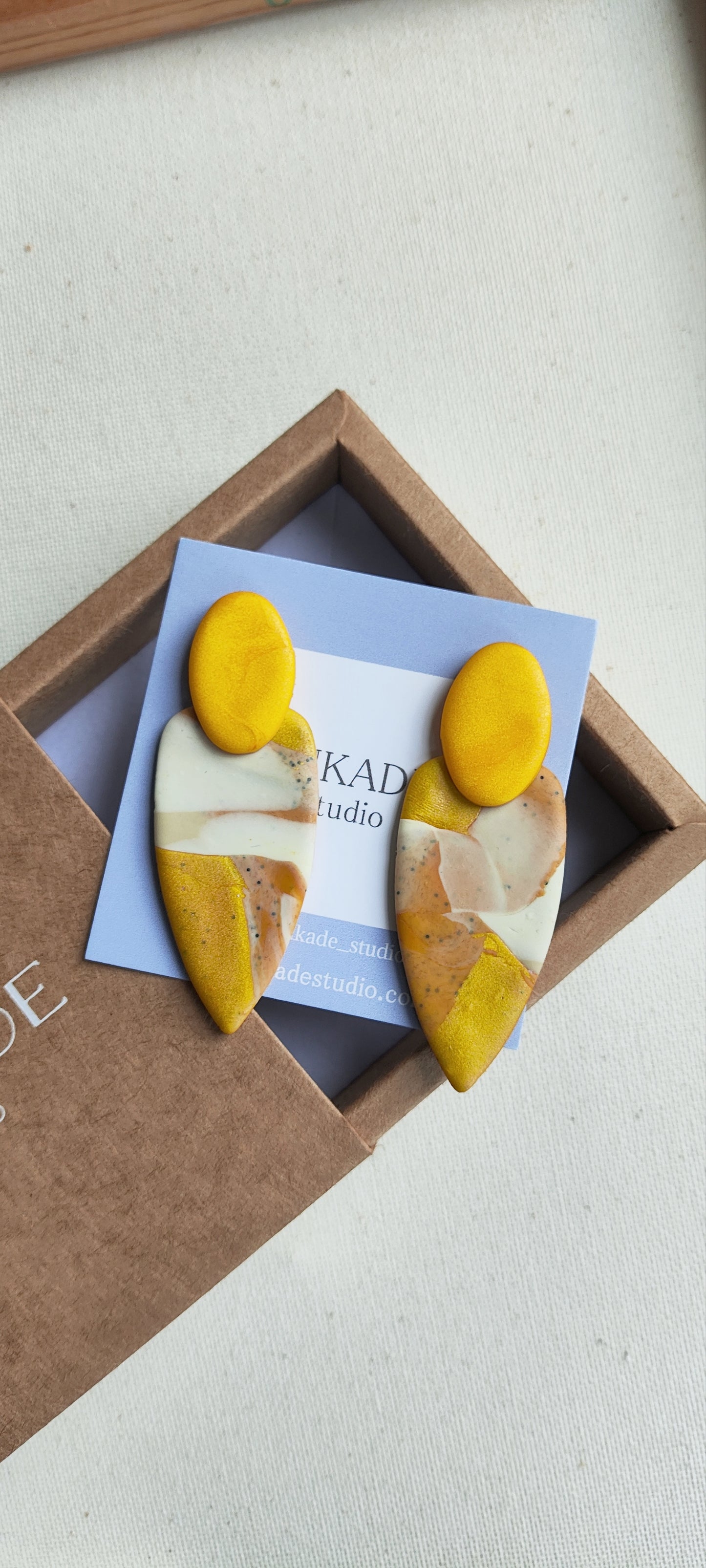 MACA gris jaspeado, amarillo, crudo y ocre degradado