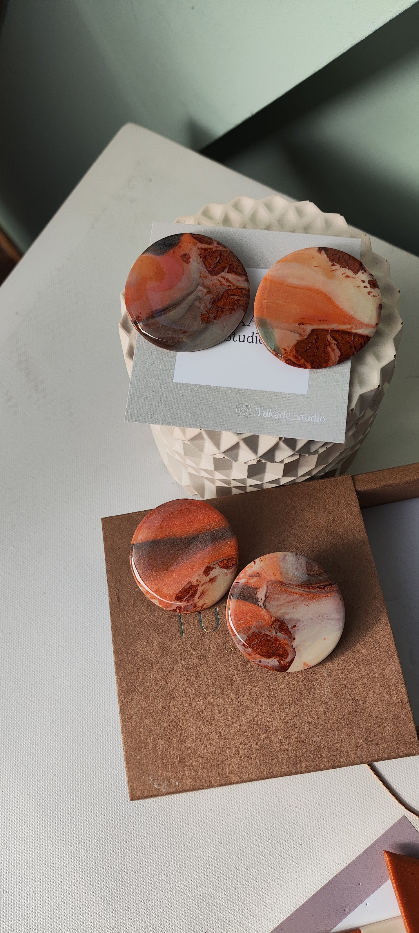 NOAH maxi degradado salmón, plomo, crudo y choco.