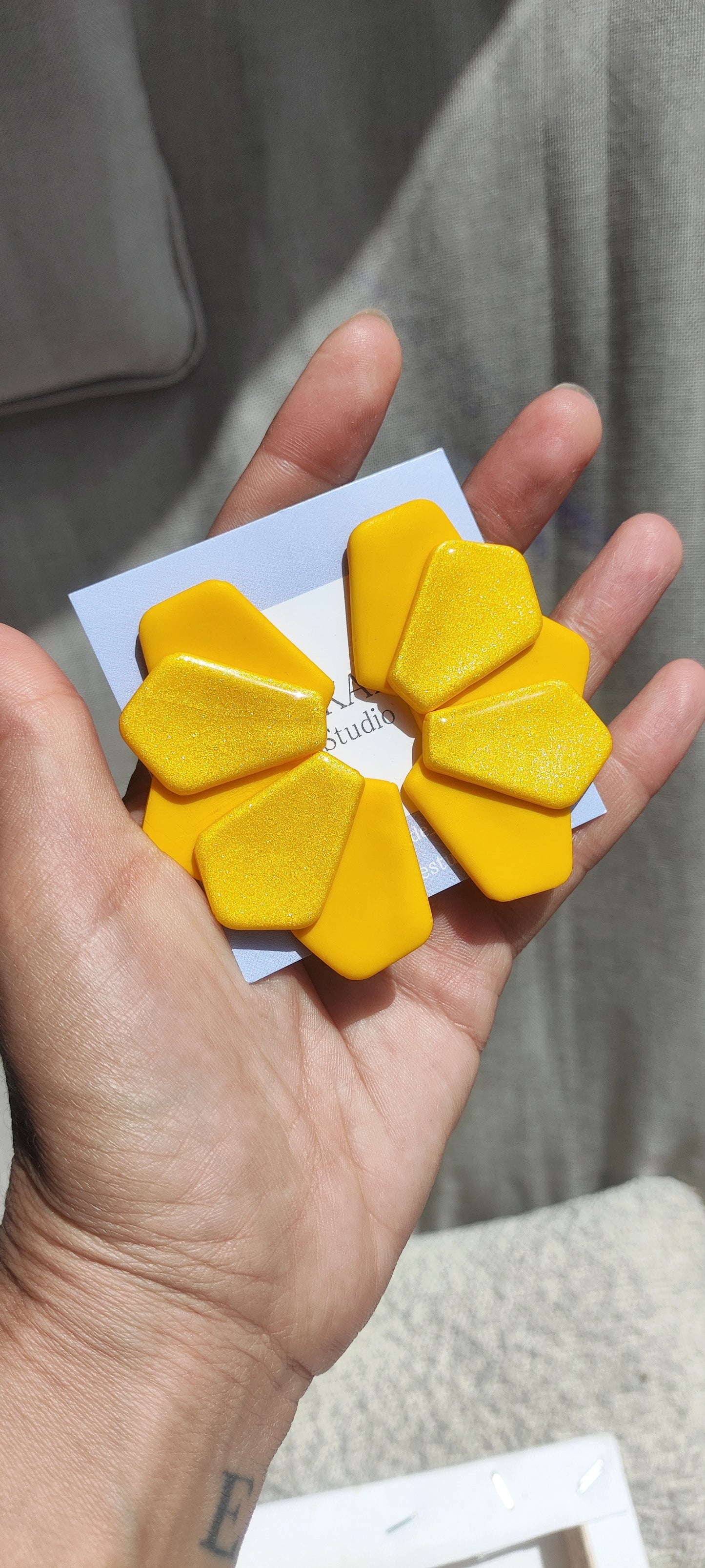 CASIOPEA amarillo intenso