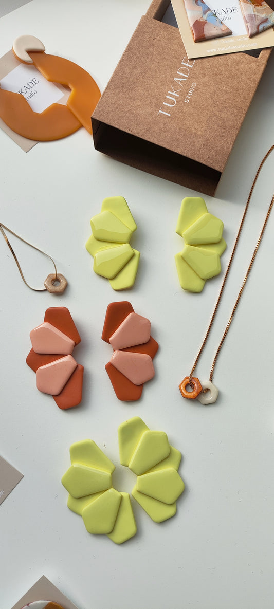 CASIOPEA amarillo o naranja-teja y salmón