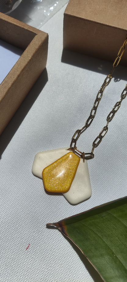 Collar MATILDA crudo y amarillo