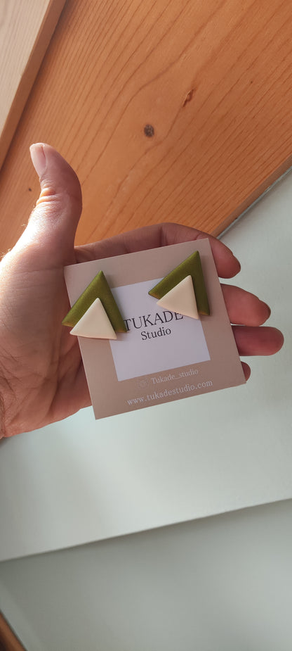 UMA verde oliva y crudo