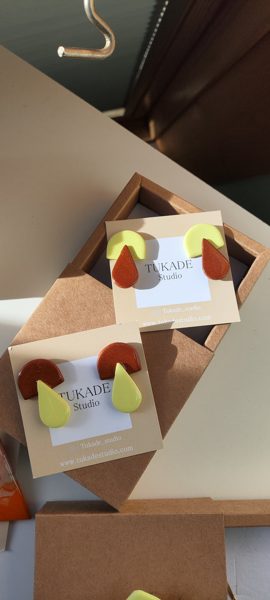 BRUNA chocolate y amarillo