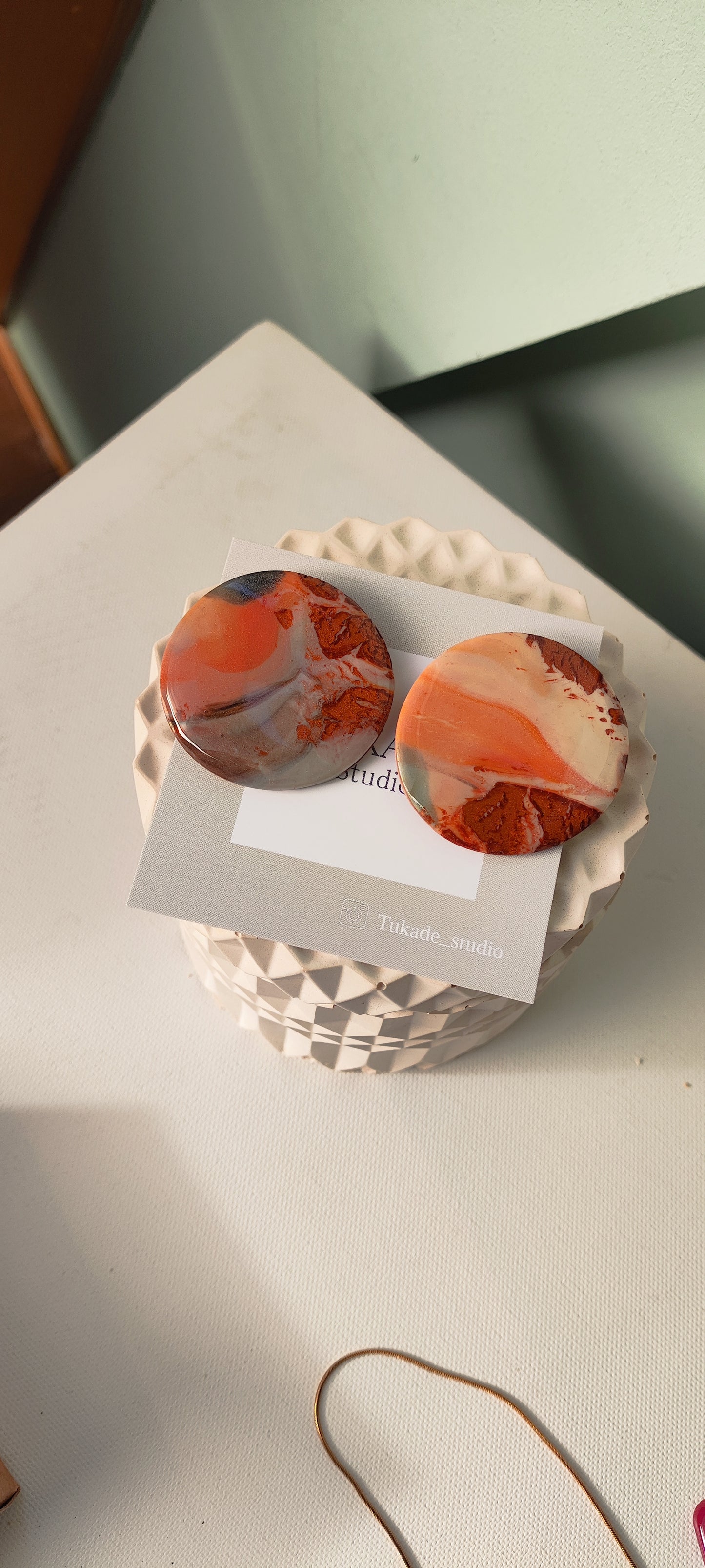 NOAH maxi degradado salmón, plomo, crudo y choco.