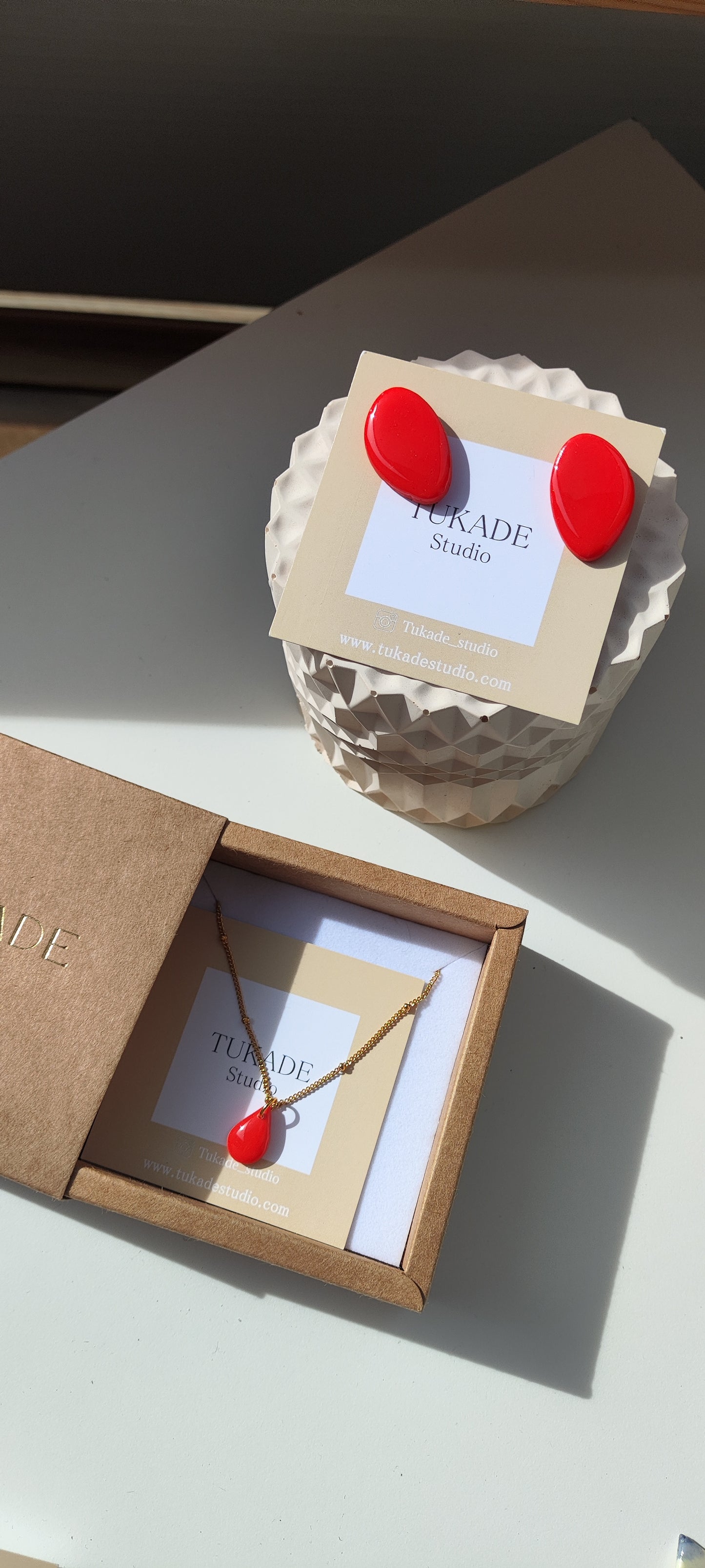 Pack pendientes MARIANA amapola y collar CUCA rojo amapola.