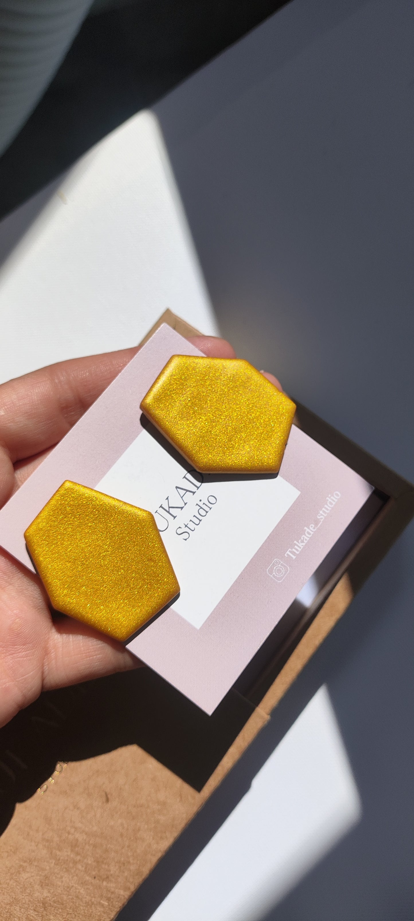 ONNA ocre metalizado